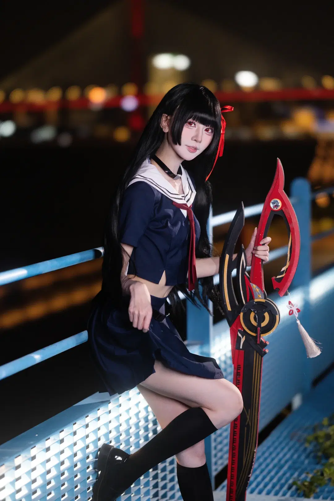 千咲cos 鸣潮暗夜水手服的战斗姿态 - 小羊不困（无限限流版，求关注求点赞） - 第5张