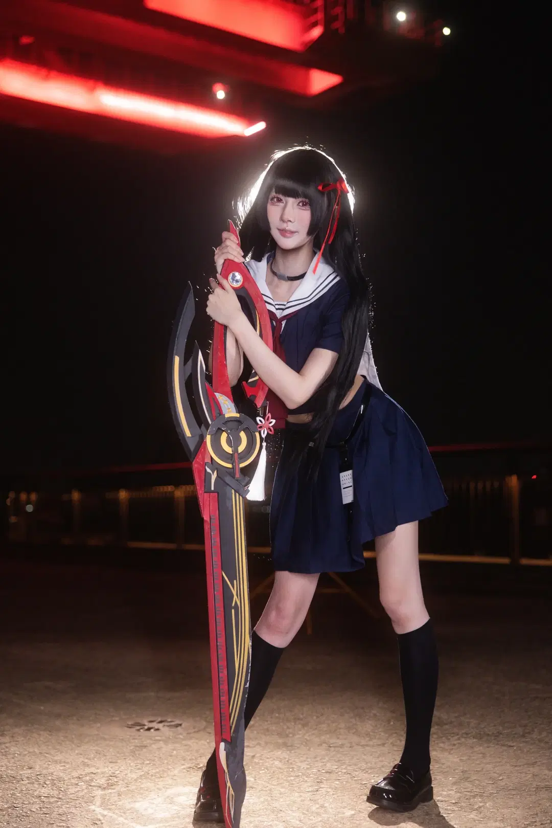 千咲cos 鸣潮暗夜水手服的战斗姿态 - 小羊不困（无限限流版，求关注求点赞） - 第8张