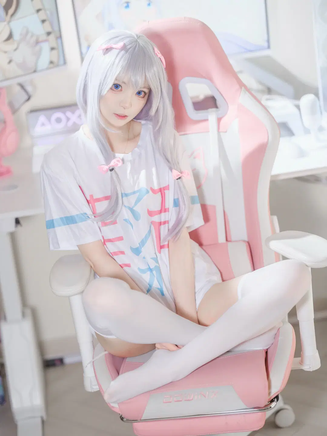 Silver Hair and White Stockings in a Pink Gaming Room: A Cosplay Log by 巧克力choco - Image 2
