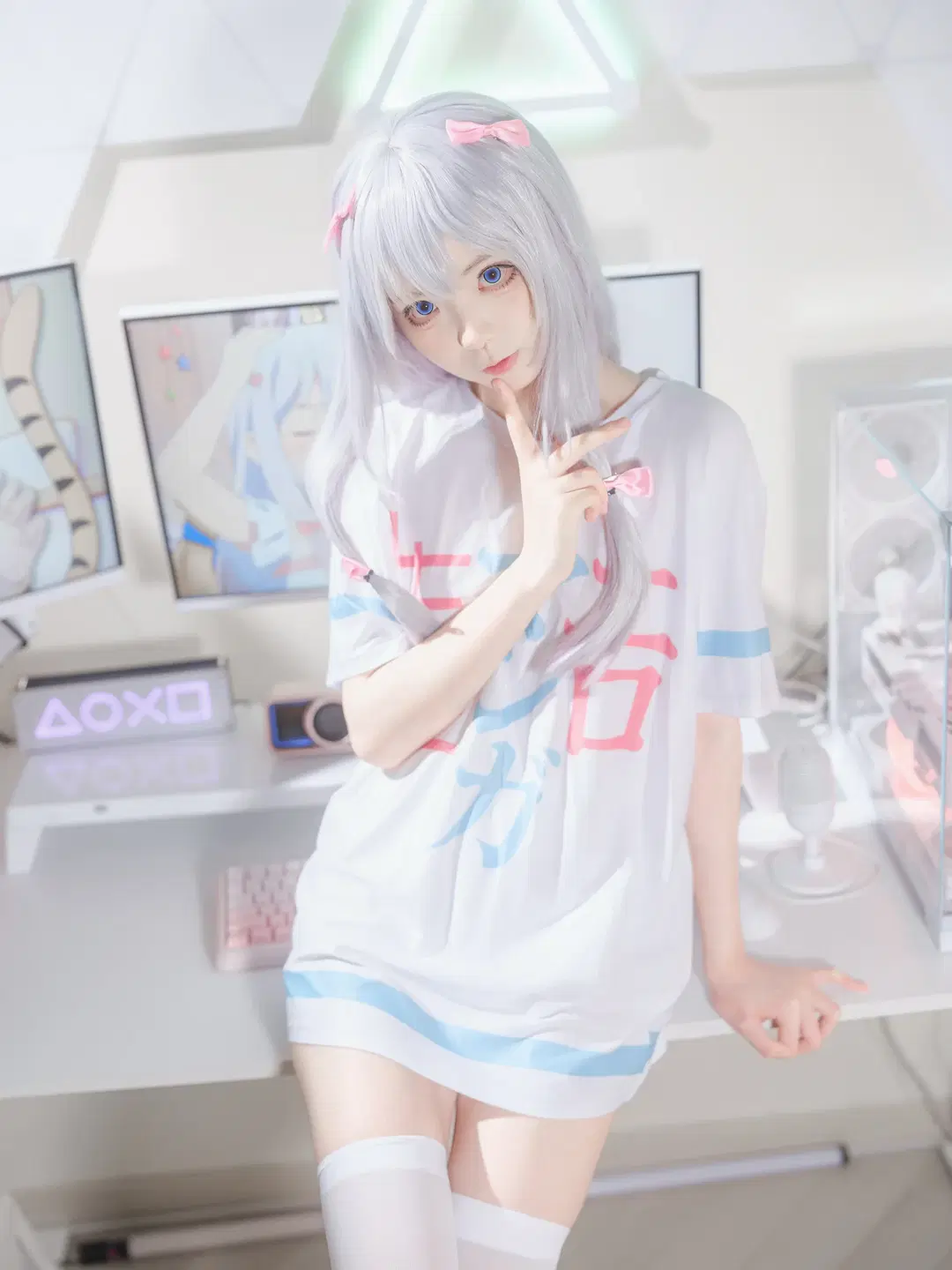 Silver Hair and White Stockings in a Pink Gaming Room: A Cosplay Log by 巧克力choco - Image 4