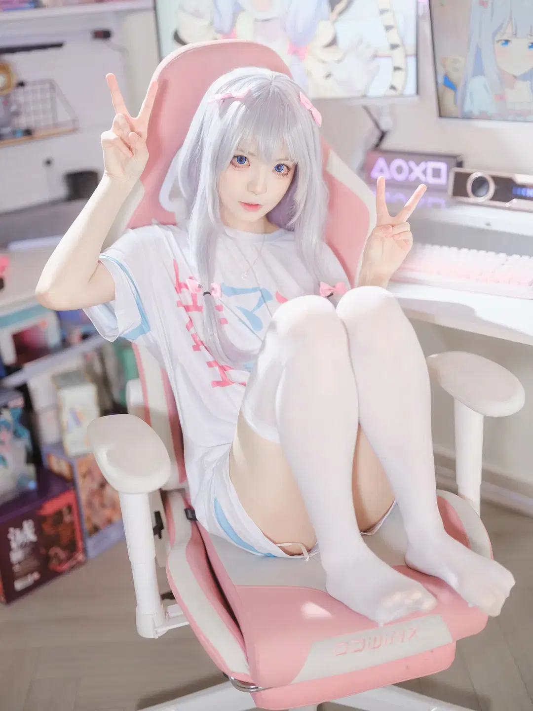 2D, cosplay, White stockings, Silver hair, Gaming room