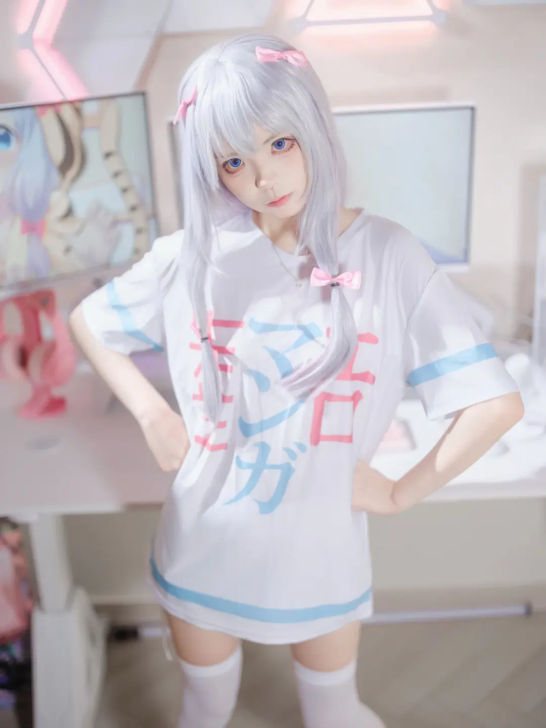Silver Hair and White Stockings in a Pink Gaming Room: A Cosplay Log by 巧克力choco - Image 8