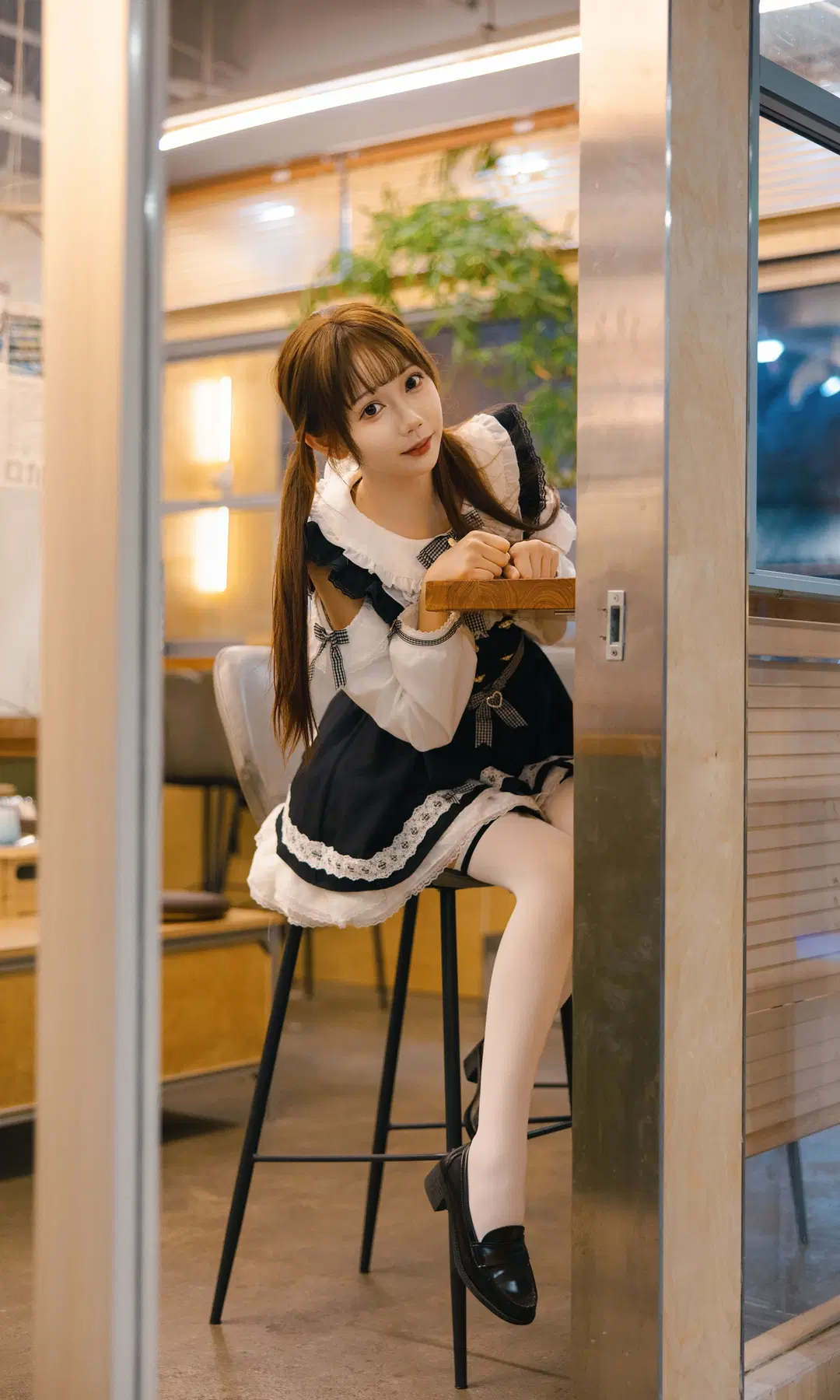 日系冷色调JK写真 黑白洋装白丝吊带的元气少女 - Fe - 第3张