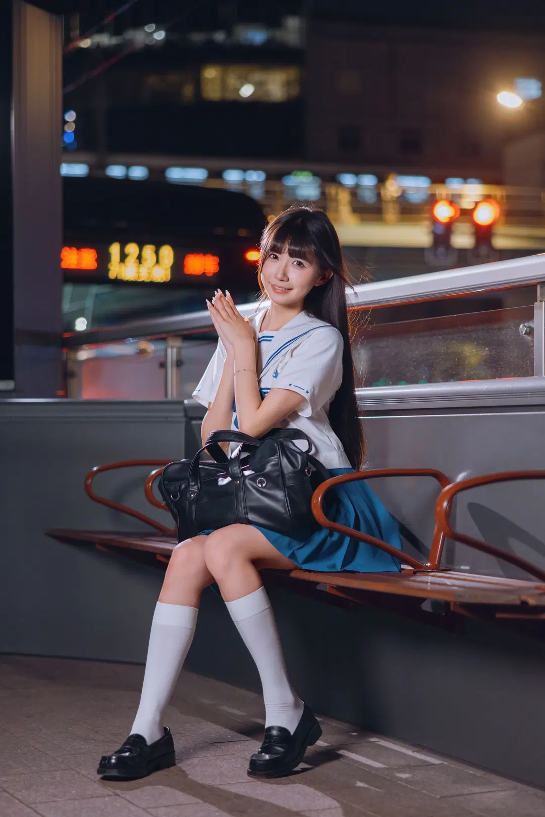 夜景JK制服写真，夜风中的白丝与百褶裙 - Fe - 第9张