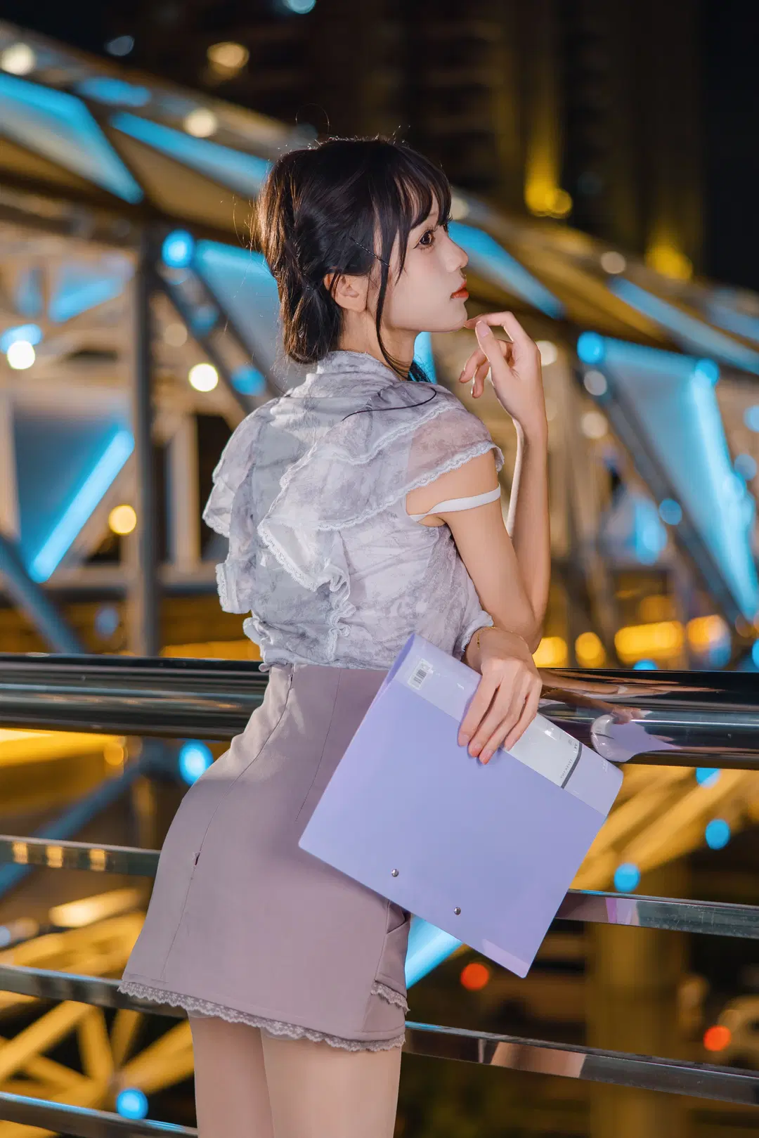 残業OL制服の夜景外ロケ：二次元が現実になる特別な一日｜外ロケ写真シェア - Fe - 11枚目