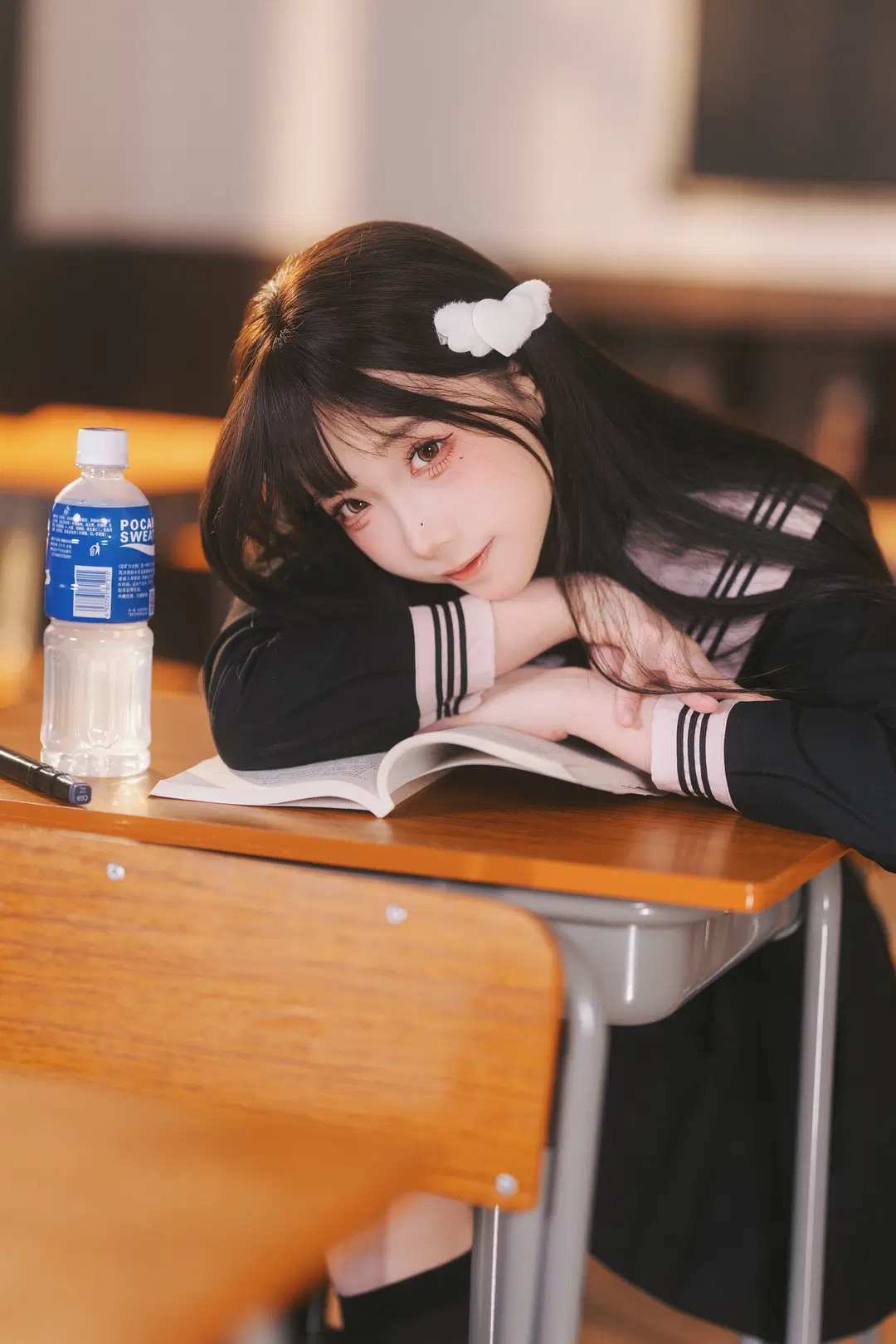 放課後の教室：黒セーラー服と黒ストッキングの少女写真 - 摄影师布里 - 13枚目