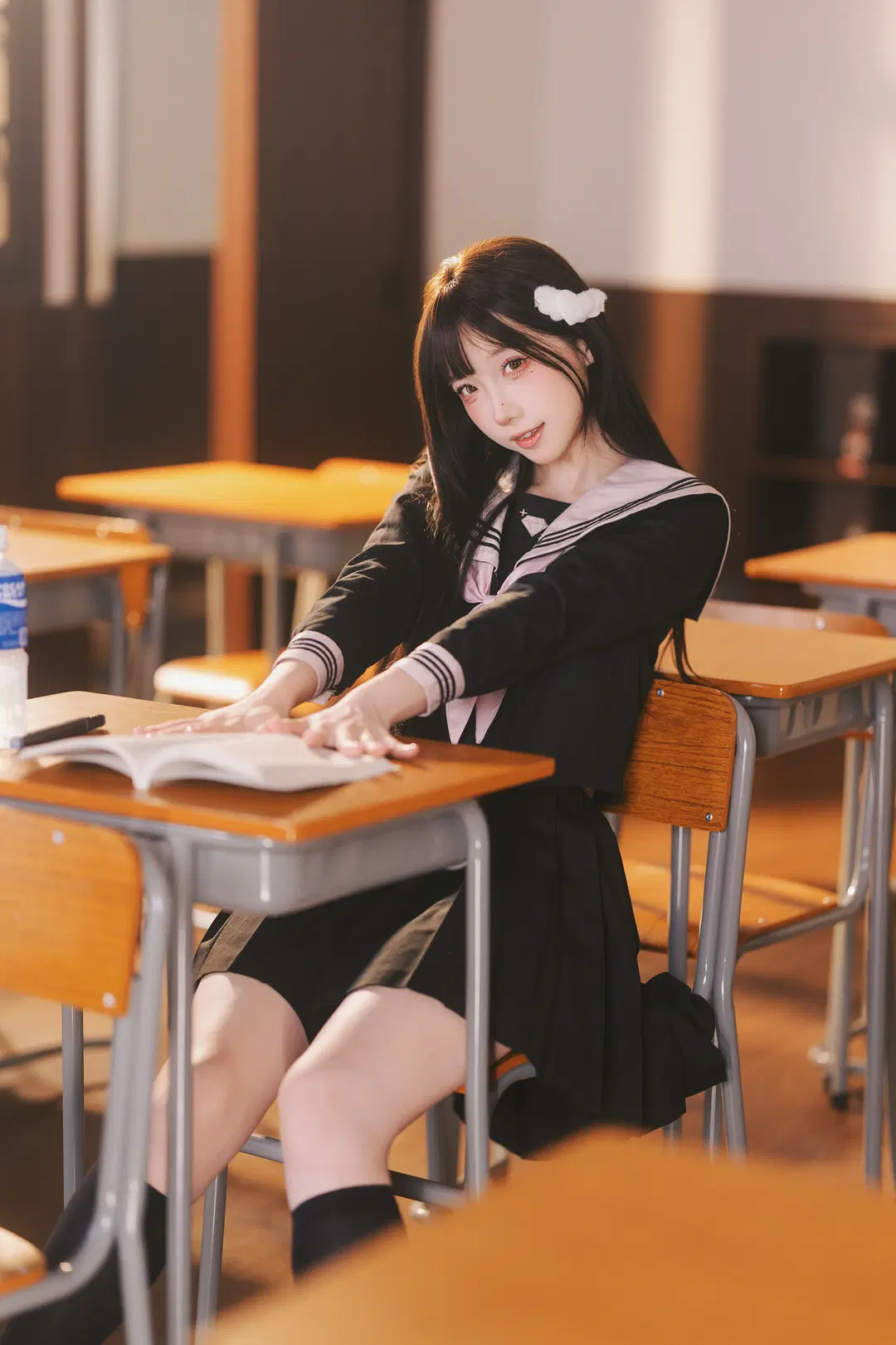 放課後の教室：黒セーラー服と黒ストッキングの少女写真 - 摄影师布里 - 14枚目
