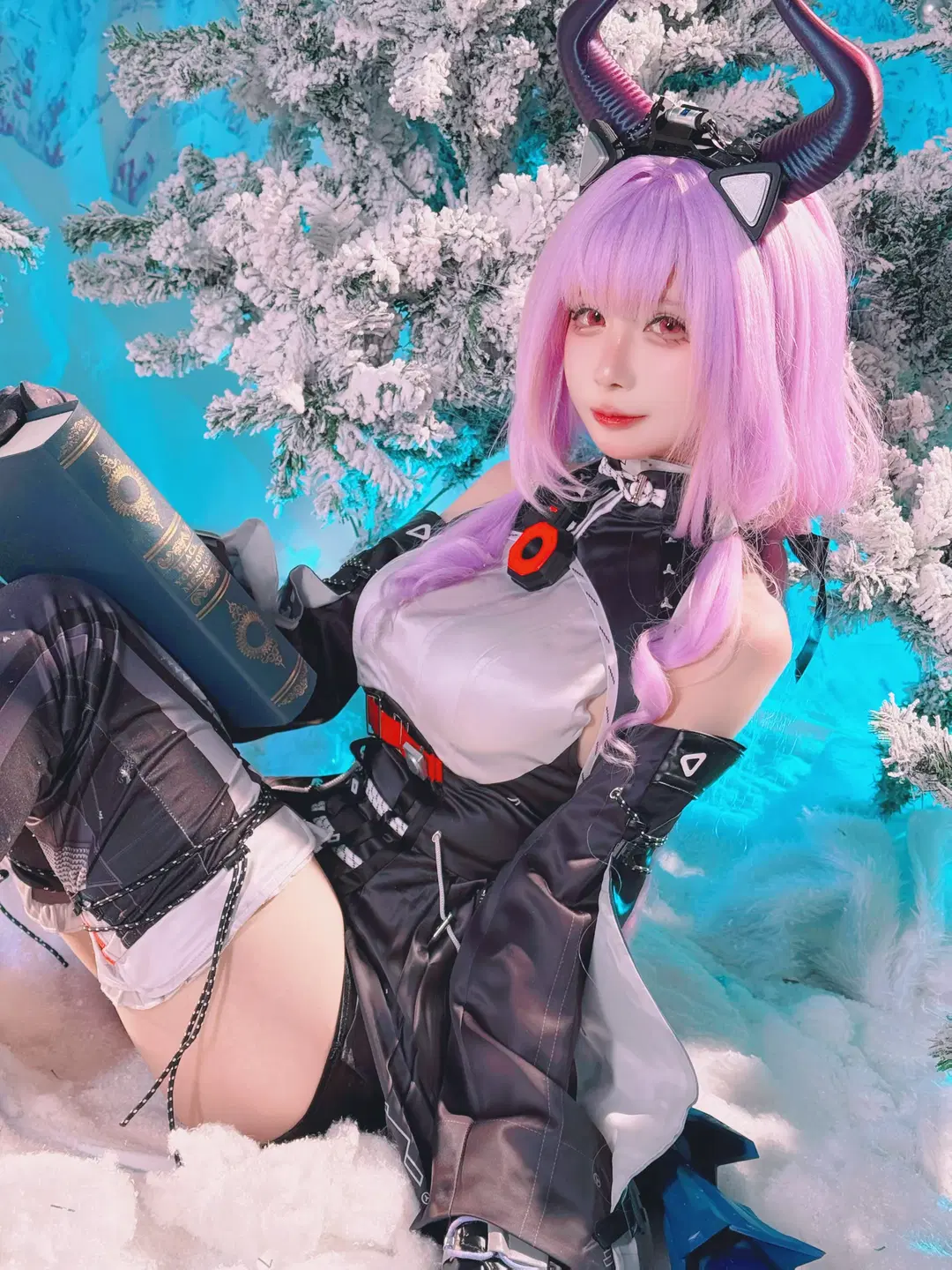 [Typhoeus cosplay] Arknights: Endfield Rime and Somber Dream: Glacial Atmosphere Shoot by 律_Ritsu - Image 3