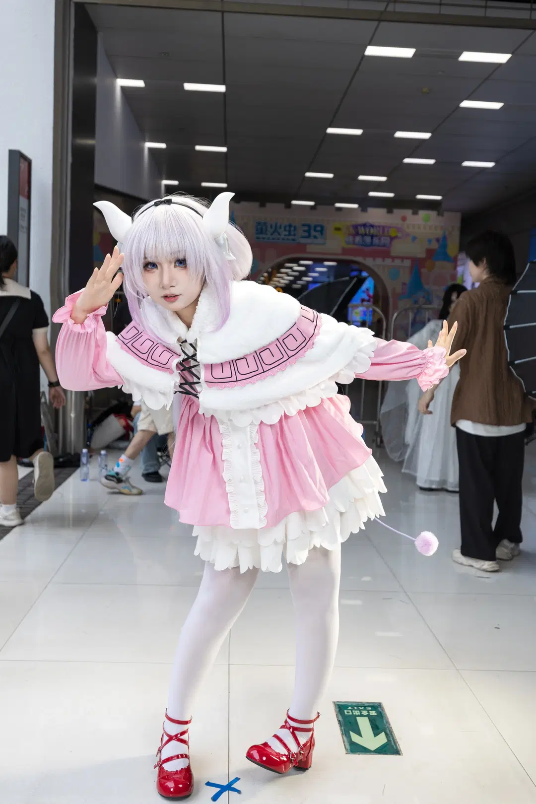 【カンナ コスプレ】小林さんちのメイドのカンナちゃん、ピンクのファーと白いタイツのイベント写真記録 - 凉风 - 3枚目