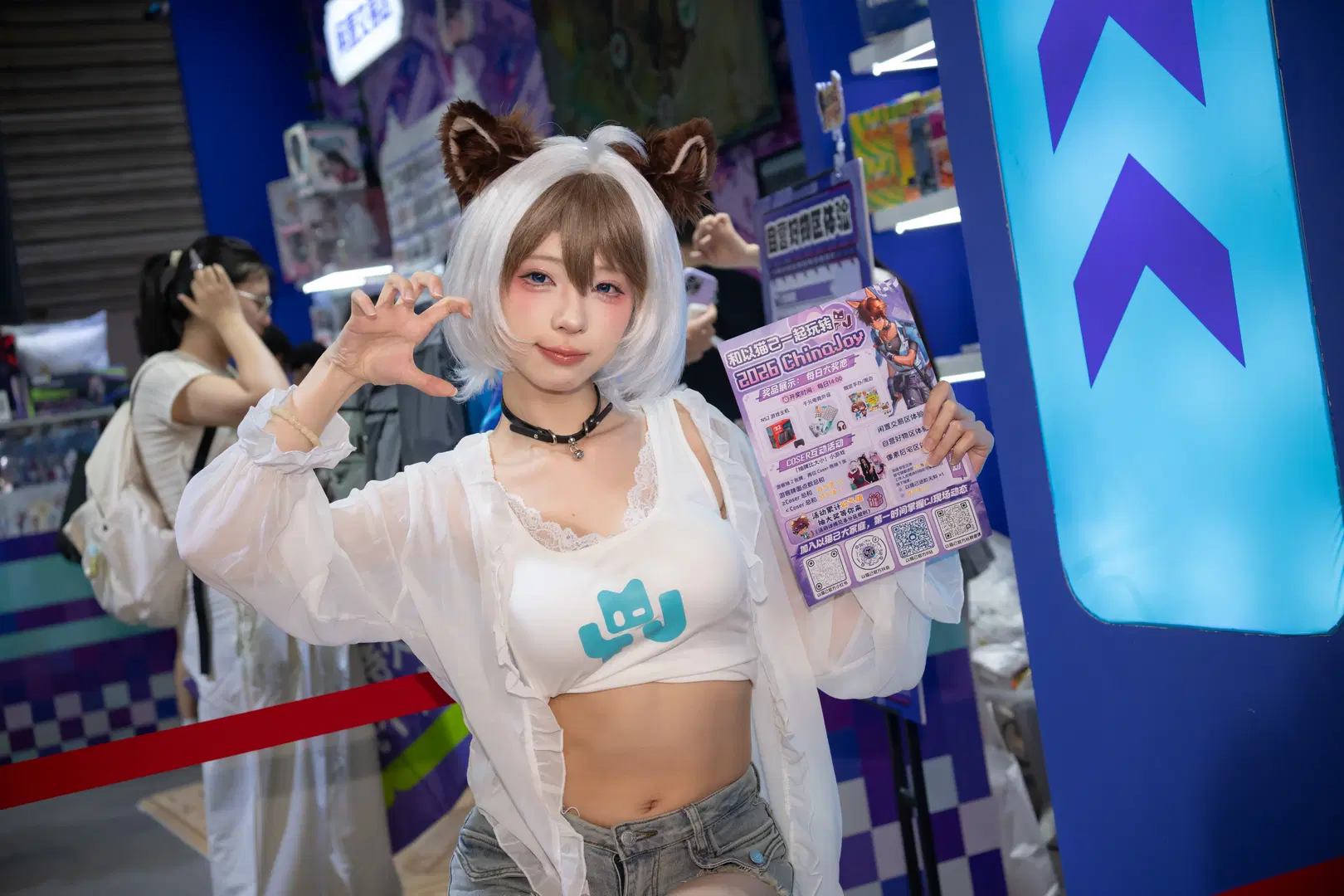 【青と黒の切り替えミニスカートに黒ストッキングとハイヒールを合わせたブースコスプレ記録】 - 沐风 - 6枚目