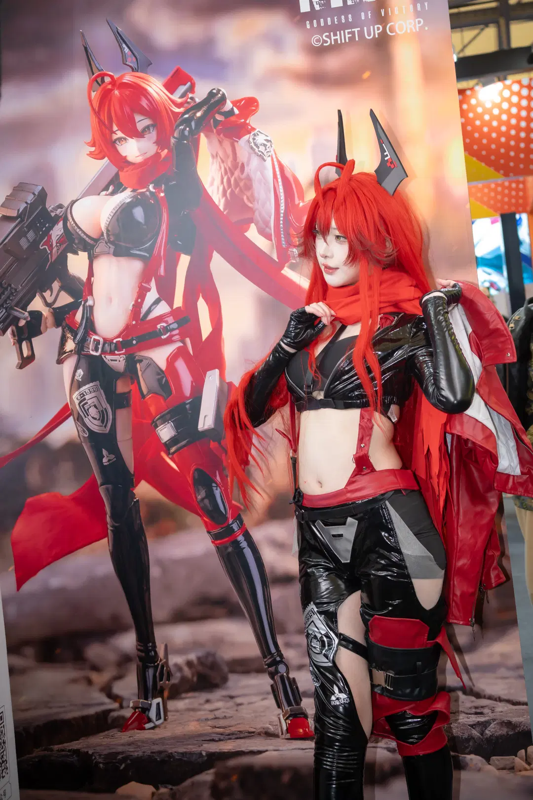 【青と黒の切り替えミニスカートに黒ストッキングとハイヒールを合わせたブースコスプレ記録】 - 沐风 - 9枚目