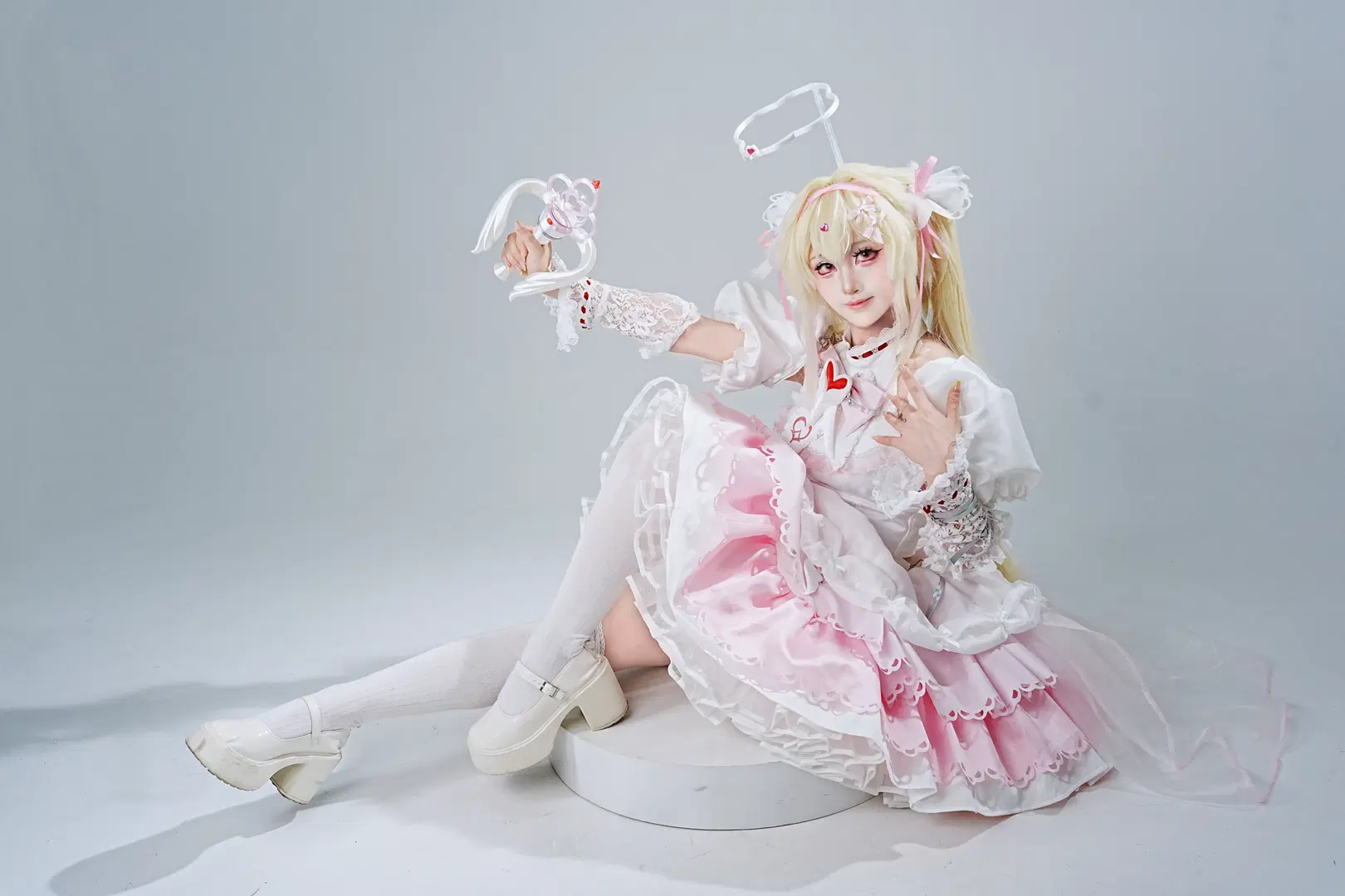 [Phanuel cosplay] Pink-White Dress with White Stockings: Studio Pose Reference Share by 瞬时色 - Image 4