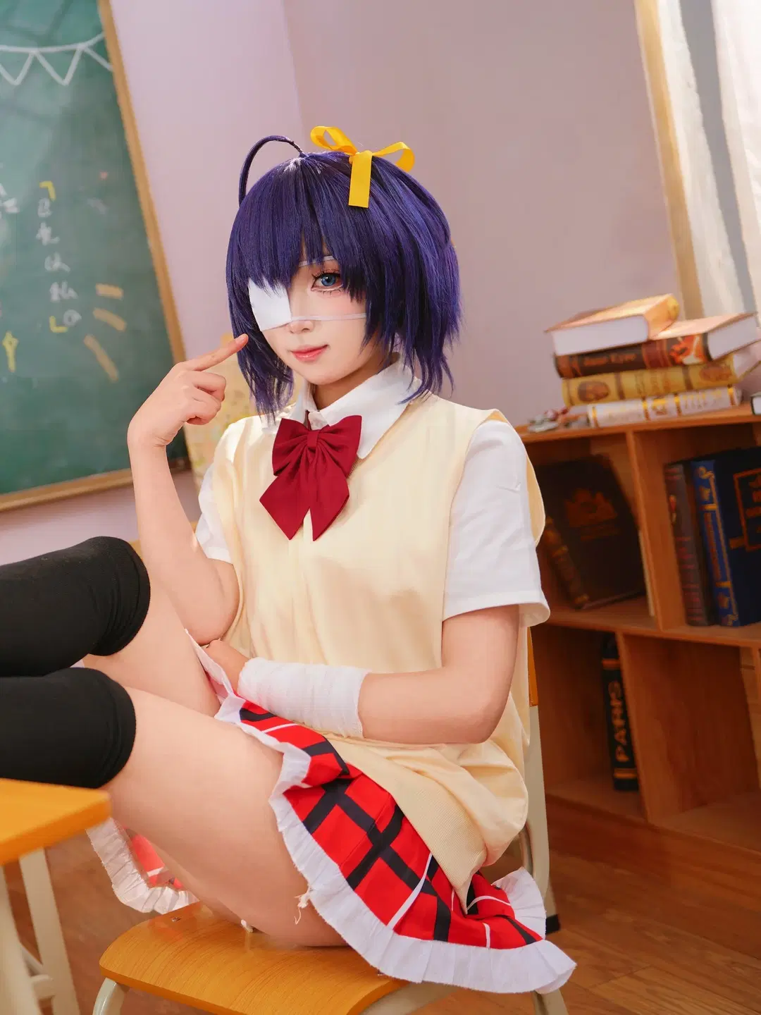 小鸟游六花cos，在教室还原中二病也要谈恋爱的日常 - 雨糯 - 第3张