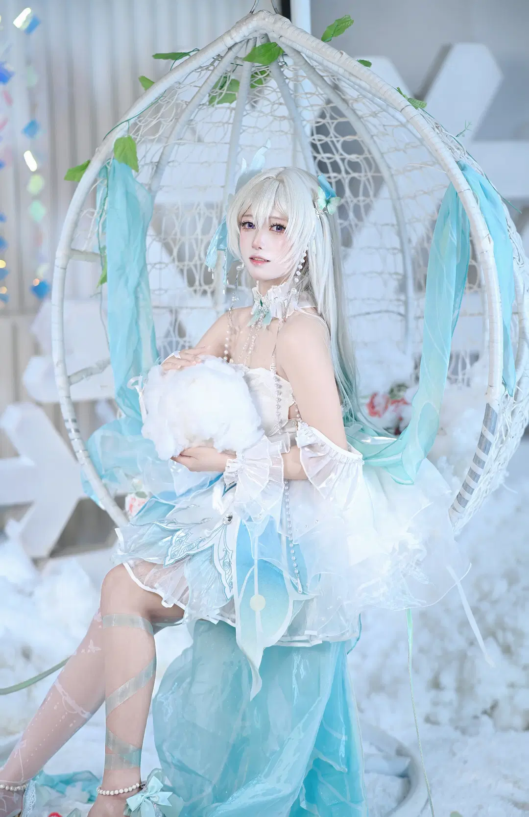 【ホタル コスプレ】『崩壊：スターレイル』光を追うホタル、雪景色とハンギングチェアの幻想美｜二次元コスプレ ストッキング コスプレ - 秋祁 - 4枚目