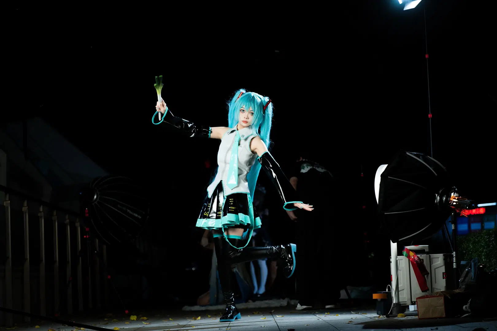 【初音未来cos】动漫星城夜色下的葱之使者 - NightDiva - 第3张