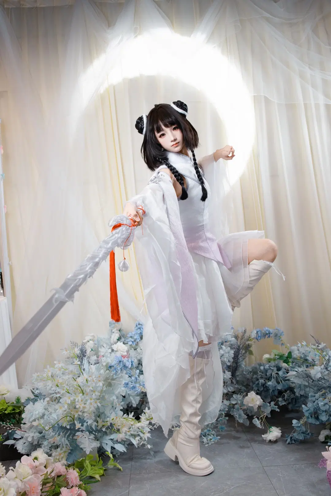 長留山第127代弟子 花千骨コスプレ、剣を手に天涯を駆ける古風少女の中国風ポートレート - NightDiva - 5枚目