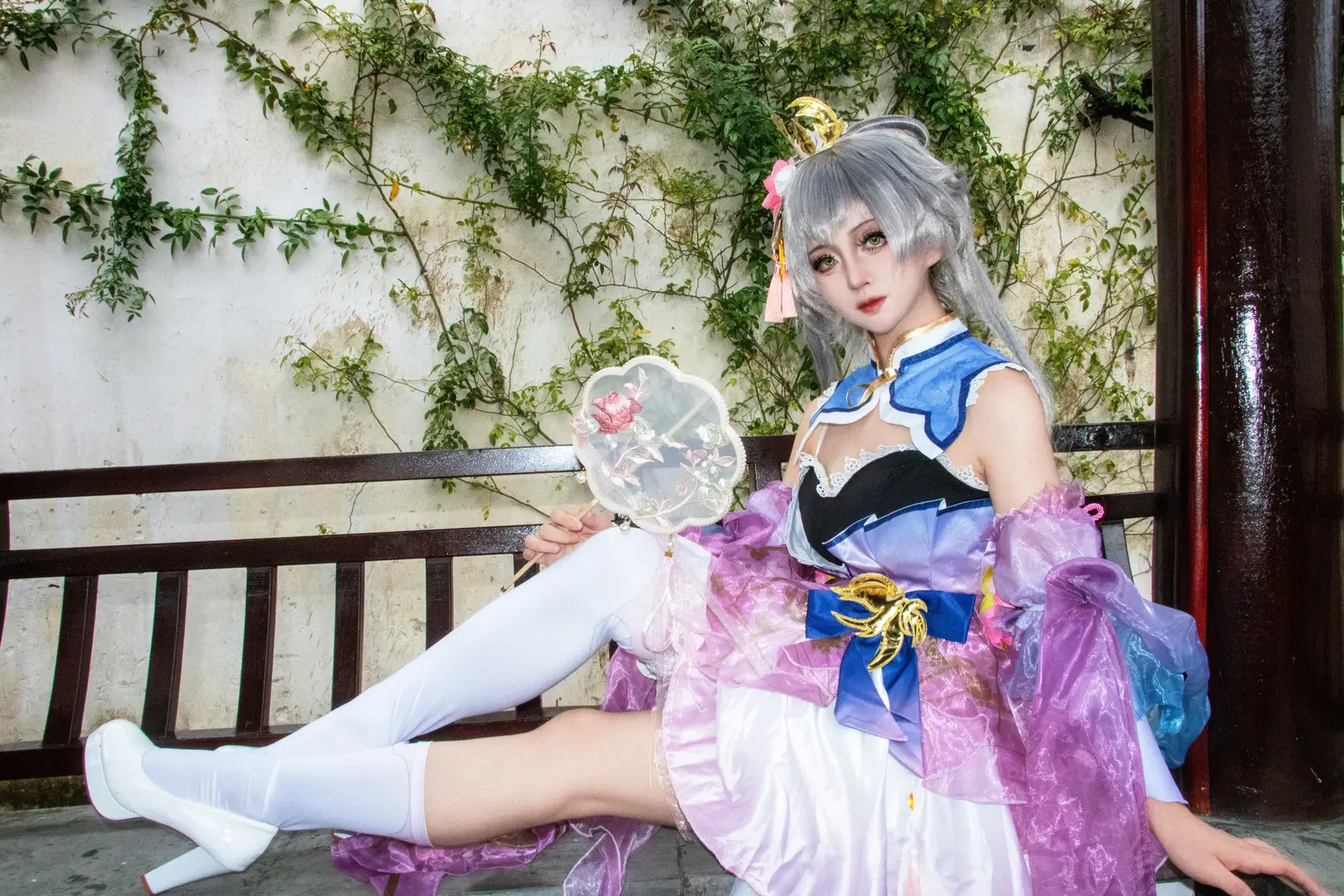 洛天依cos, 二次元cosplay, 白丝, 国风cos, 春不渡客便剑指南春