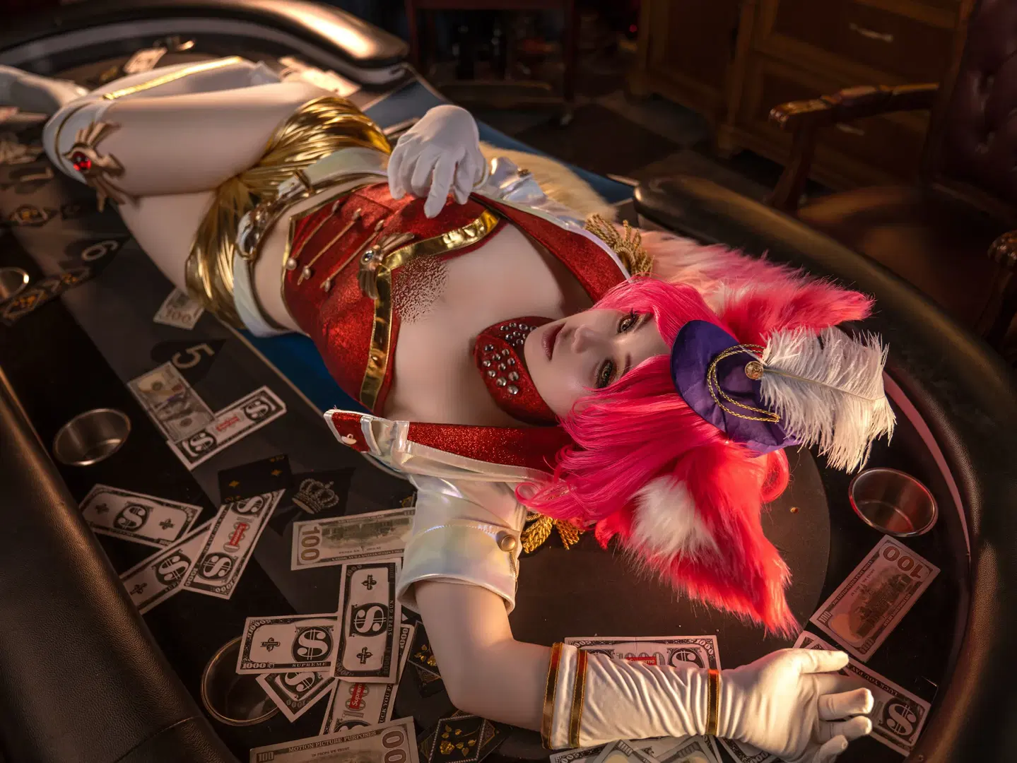 【妲己コスプレ】オナー・オブ・キングス ラスベガスのグラマラス、レトロカジノに佇む妖艶な大人の女性 - QqQ - 3枚目