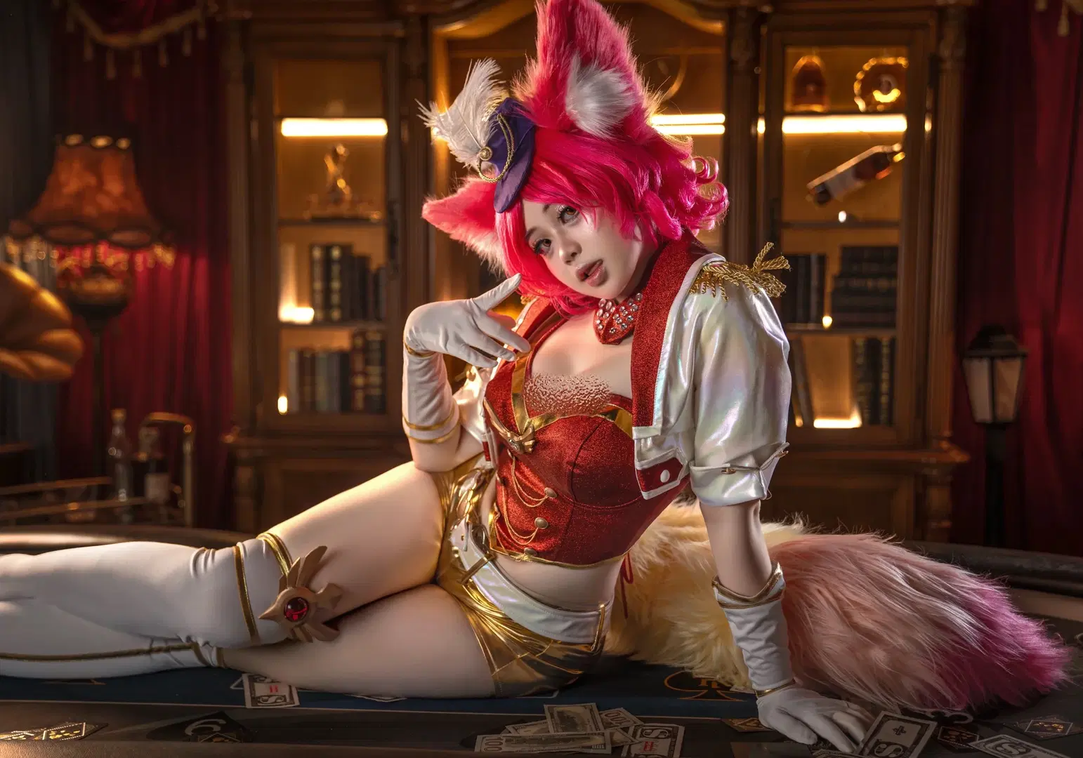 【妲己コスプレ】オナー・オブ・キングス ラスベガスのグラマラス、レトロカジノに佇む妖艶な大人の女性 - QqQ - 6枚目
