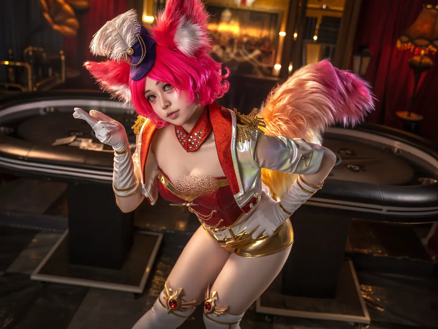 【妲己コスプレ】オナー・オブ・キングス ラスベガスのグラマラス、レトロカジノに佇む妖艶な大人の女性 - QqQ - 8枚目