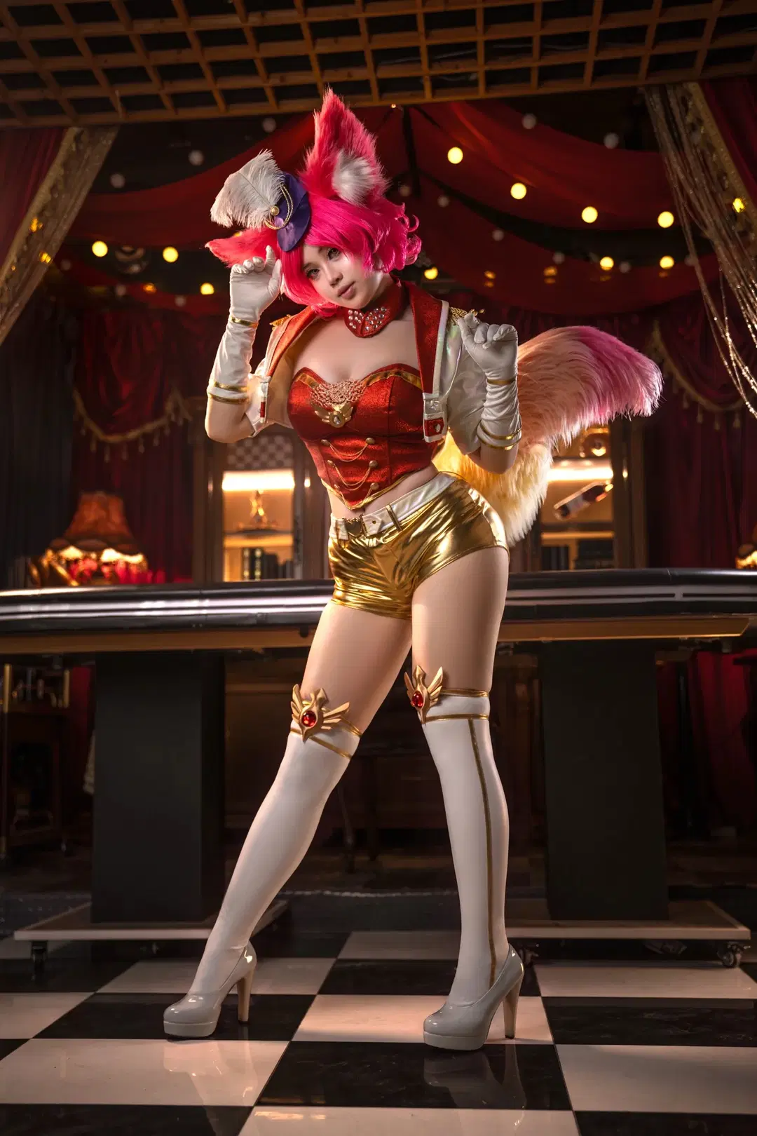 【妲己コスプレ】オナー・オブ・キングス ラスベガスのグラマラス、レトロカジノに佇む妖艶な大人の女性 - QqQ - 9枚目