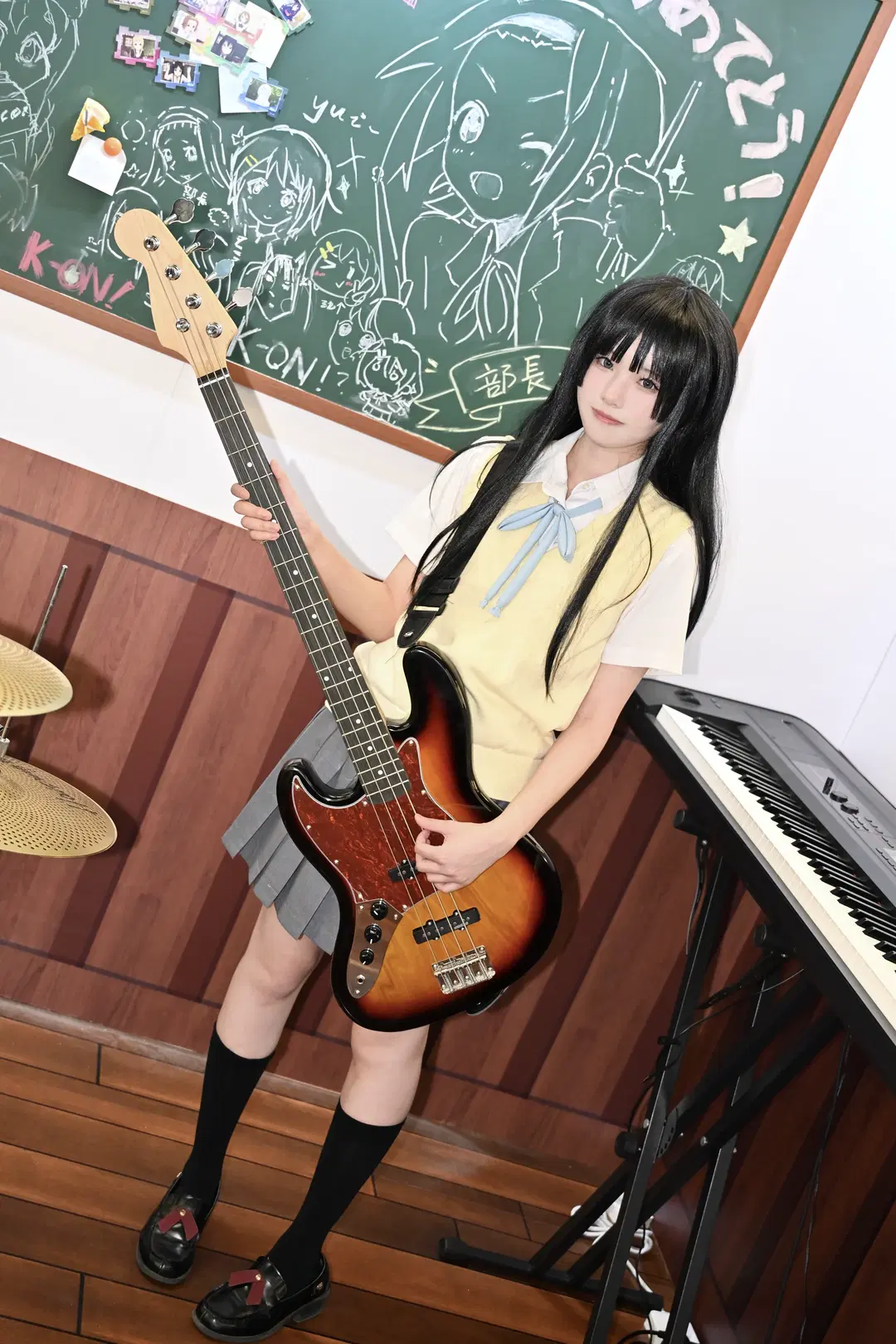 黑丝, 秋山澪cos, 轻音少女, 漫展快闪, 贝斯手cos