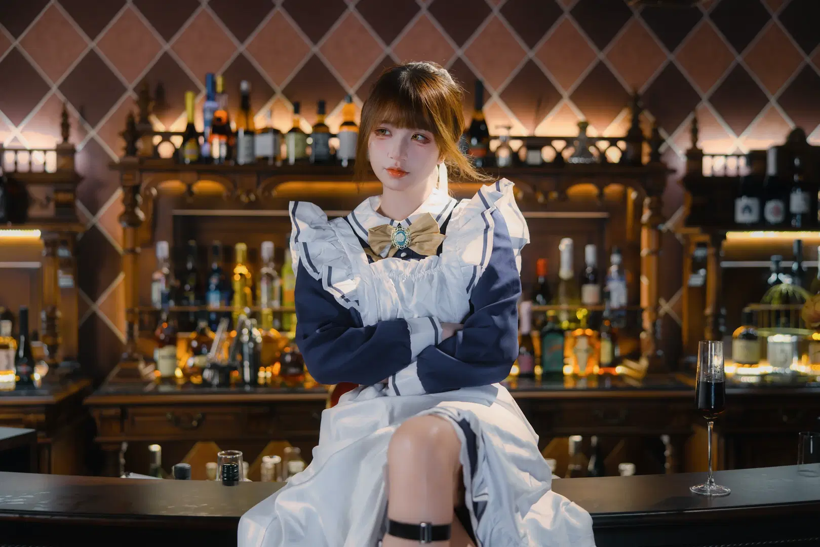 Navy Blue Maid Dress in a Vintage Bar: A Sweet and Cool Collision of White Stockings and Thigh Straps by 翻版小霸王 - Image 6
