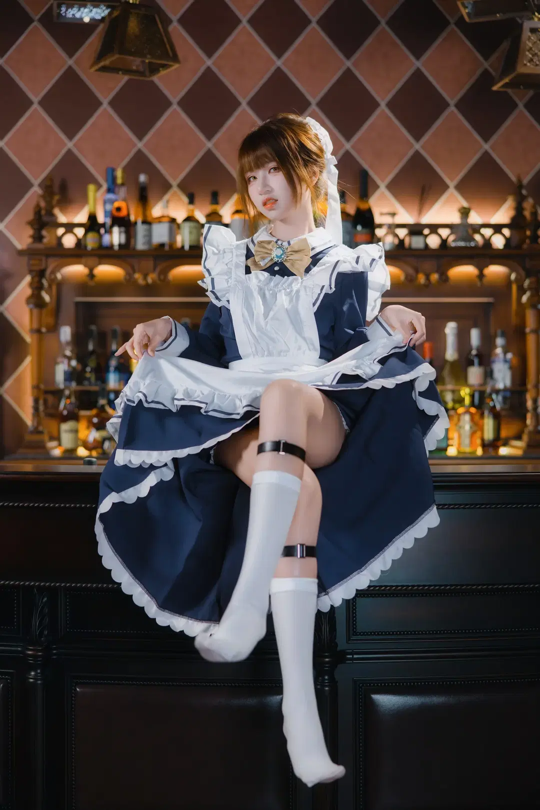 酒吧写真, 女仆cos, 白丝长筒袜, 傲娇少女, Lolita女仆
