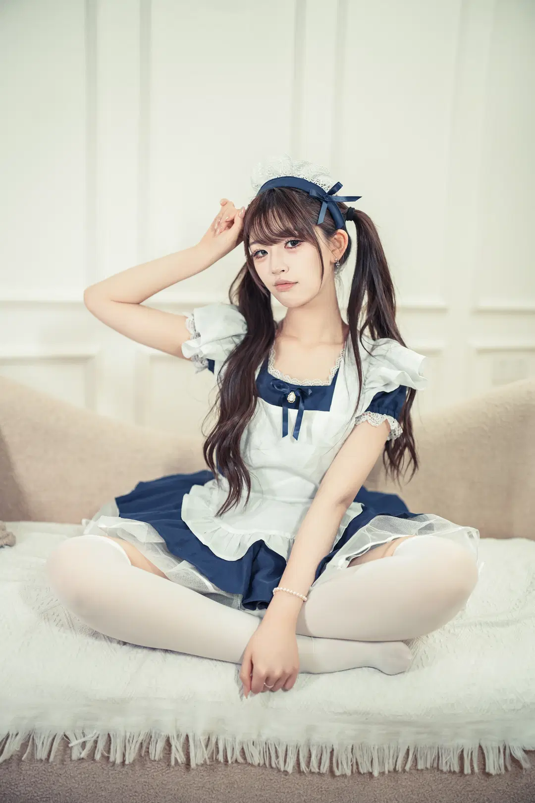 深蓝白配色女仆装与白丝双马尾的居家拍摄 - jimmywang - 第7张