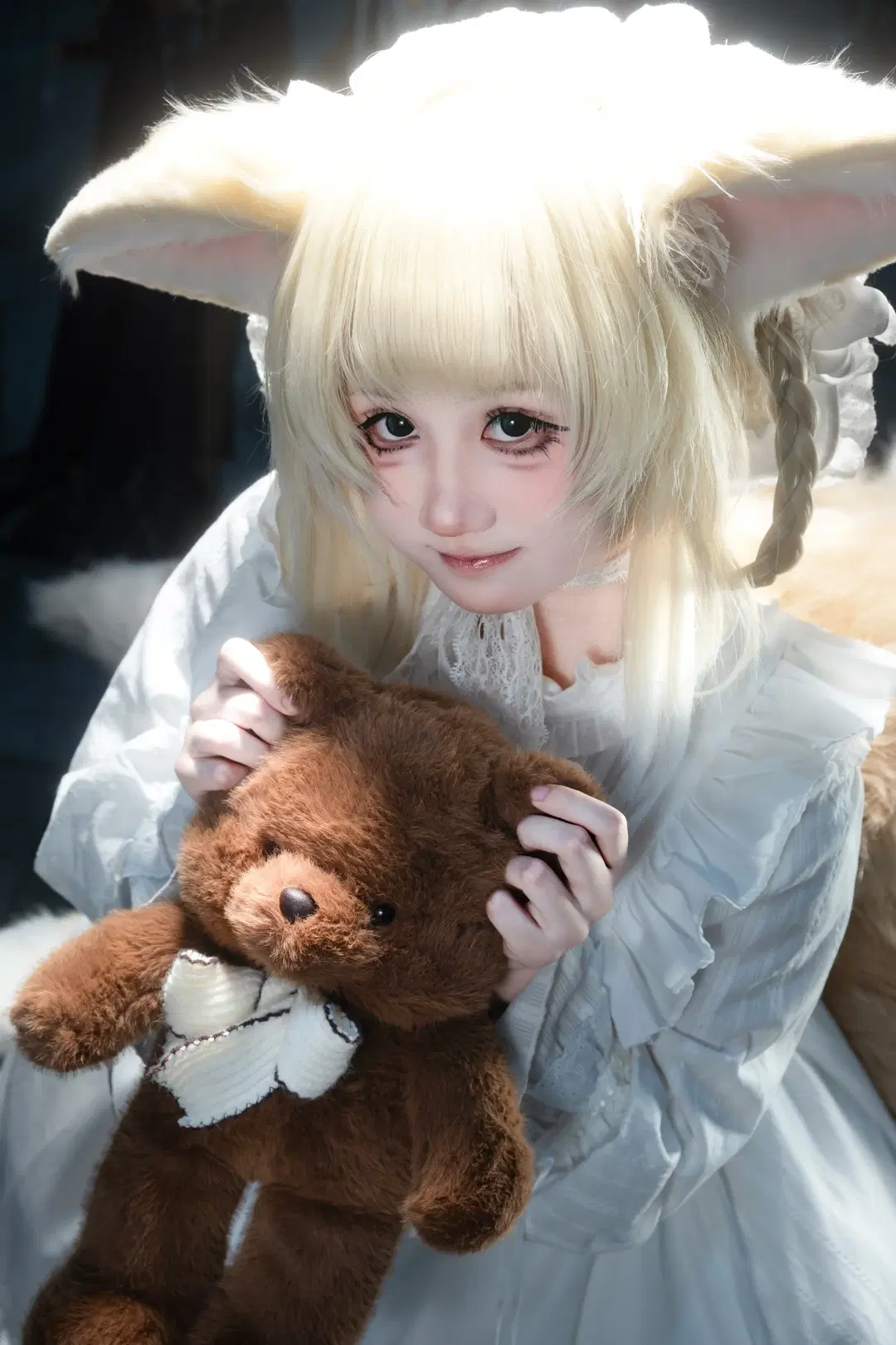 【Suzuran Cosplay】Rhodes Island's Little Fox from Arknights: Silly Chronicles of a Backwards Tail by 照烧热带鱼 - Image 2