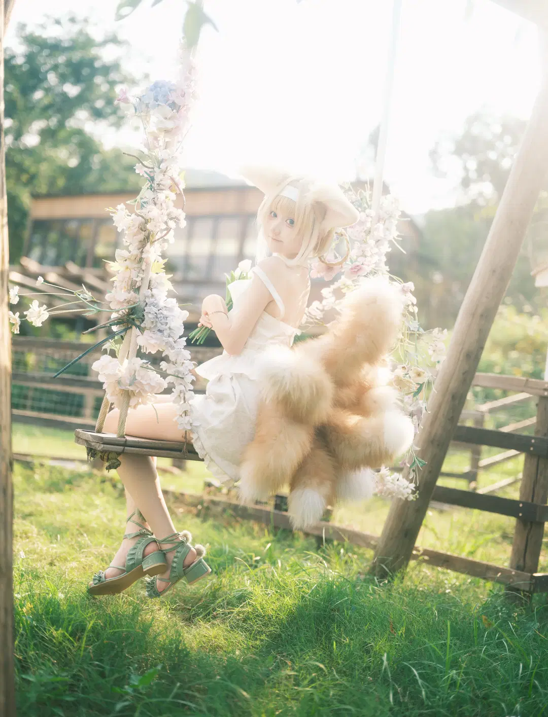 明日方舟, 铃兰cos, 兽耳cos, 花园写真, 毛绒尾巴