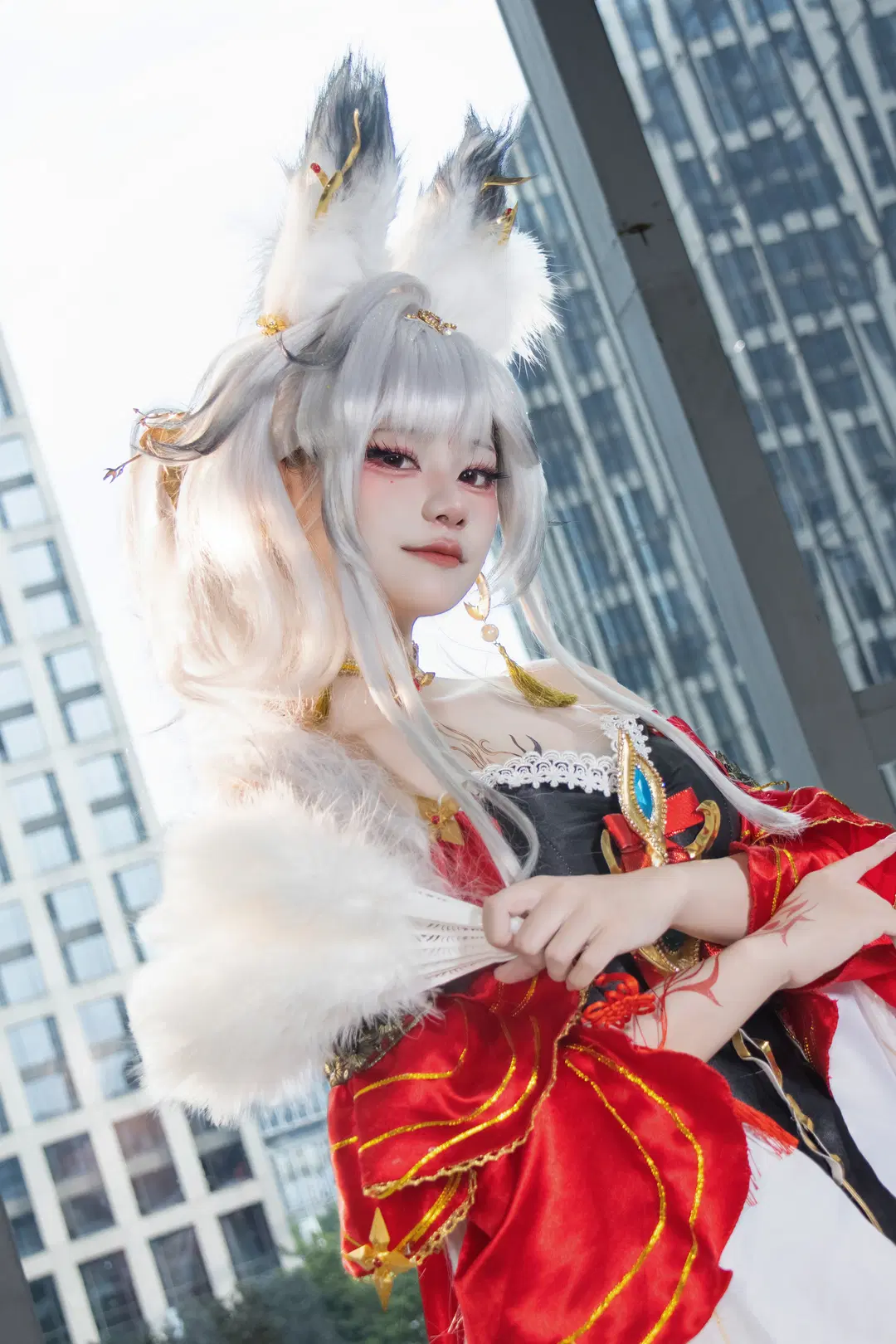 【心月狐cos】鸣潮心月狐场照，红黑战衣与毛绒狐耳 - ShalloWhite - 第3张
