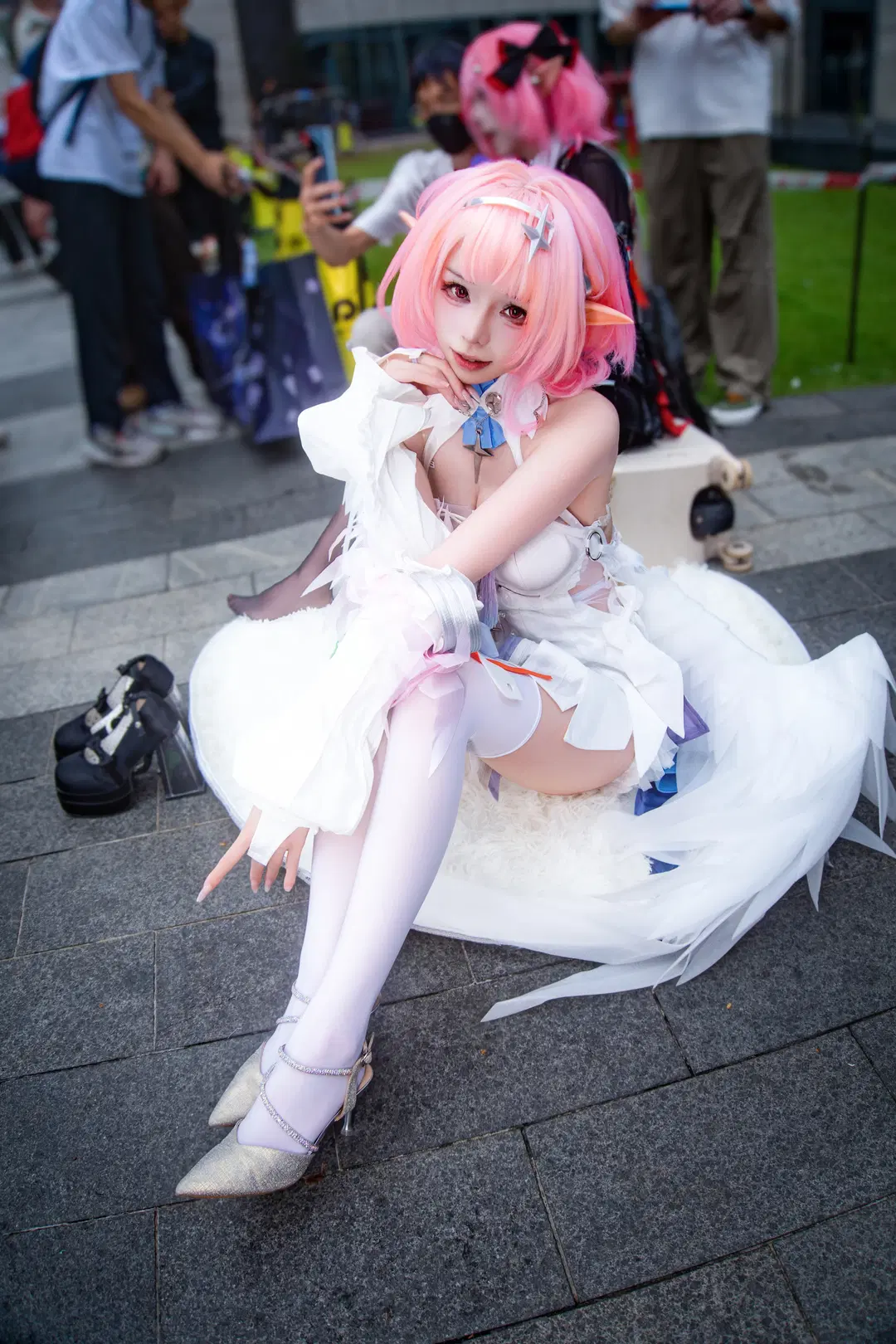[Remielle cosplay] Zenless Zone Zero 2nd Anniversary outdoor capture by ShalloWhite - Image 2