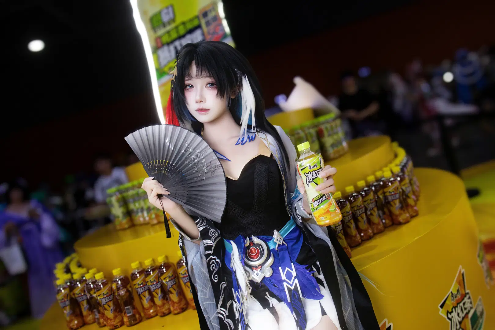 [Yangyang cosplay] Wuthering Waves Xuanling styling booth documentation at convention by ShalloWhite - Image 2