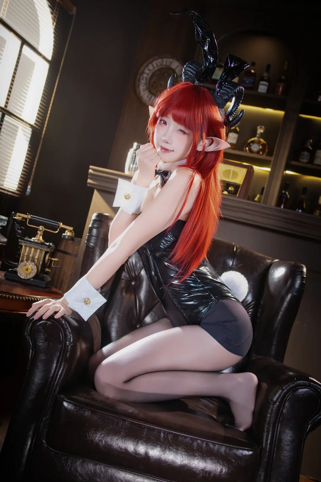 【碧蓝航线cos】红发恶魔兔女郎的复古酒吧微醺时刻 - ShalloWhite - 第2张