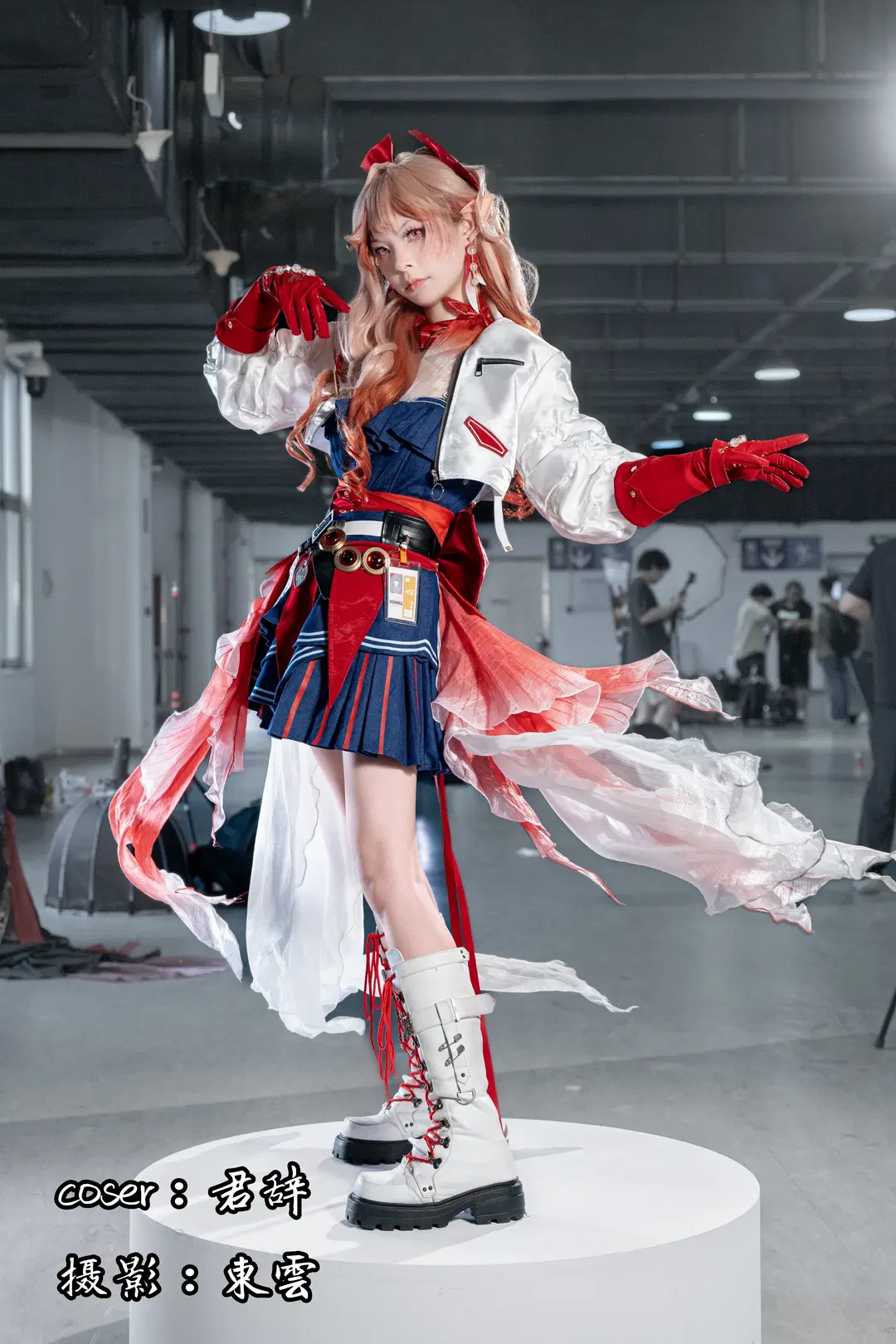 中国アニメイベント写真レポート、このカジュアルコーデと美脚ハイヒールロングブーツが映えすぎる - 東雲 - 5枚目