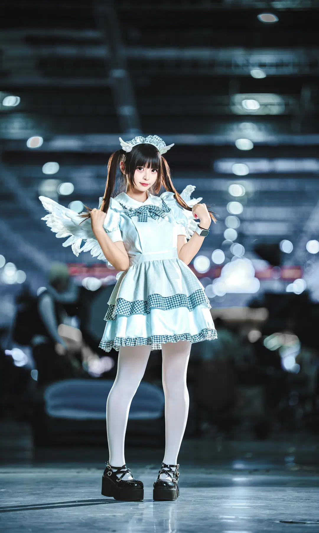 【メイドコスプレ】BWイベント写真：ペールブルーのメイド風、白ストッキングと厚底シューズのイベント日記 - 薄荷起司喵 - 4枚目