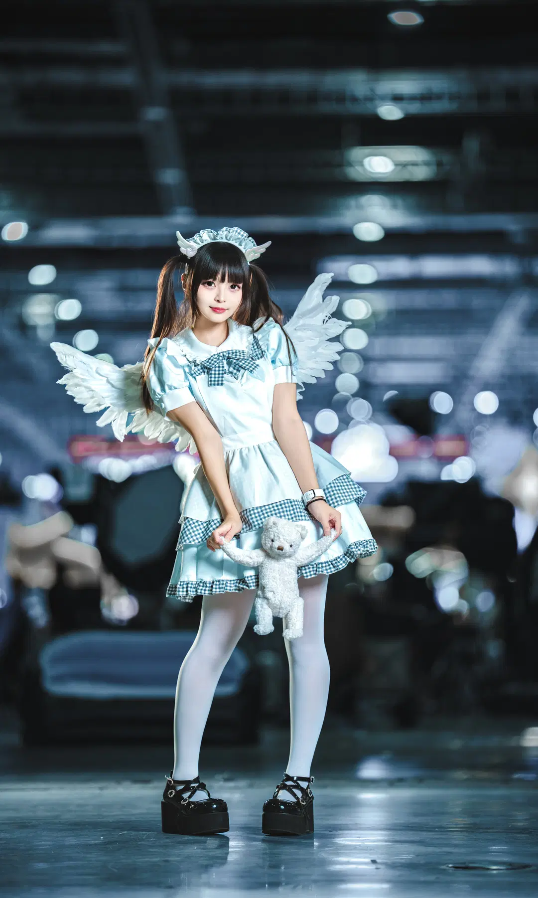 【メイドコスプレ】BWイベント写真：ペールブルーのメイド風、白ストッキングと厚底シューズのイベント日記 - 薄荷起司喵 - 5枚目