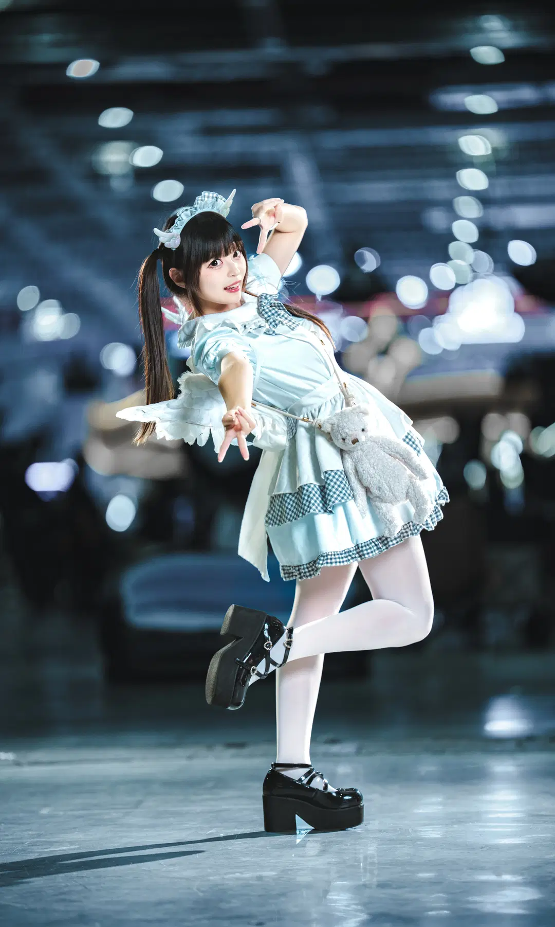 【メイドコスプレ】BWイベント写真：ペールブルーのメイド風、白ストッキングと厚底シューズのイベント日記 - 薄荷起司喵 - 7枚目