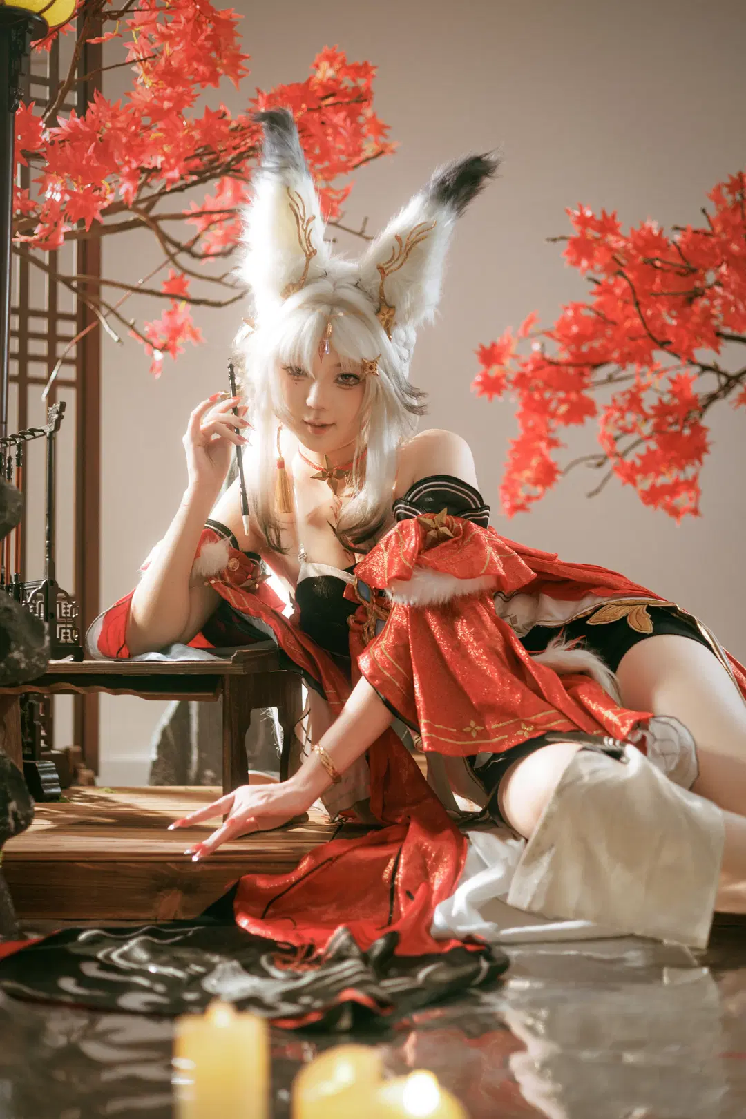 【心月狐コスプレ】『鳴潮』の幻境、紅葉と白狐が紡ぐ気だるげな刻 - 次元拍档 - 3枚目