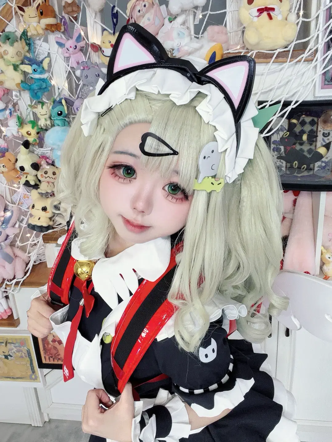 【千夏 コスプレ】白黒メイド服に猫耳を添えて、赤いバックパックのディテール満載 - 小棠 - 3枚目
