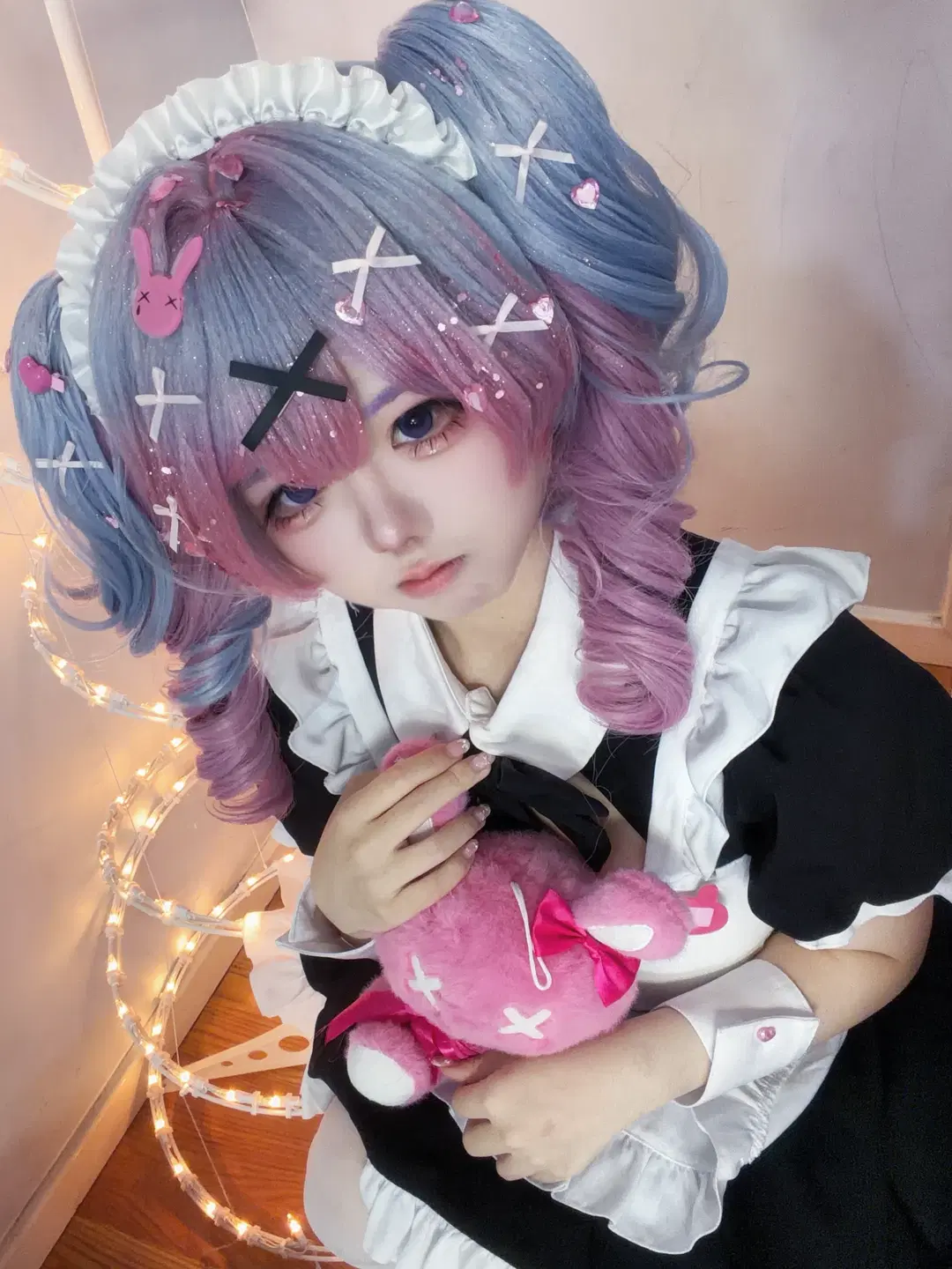 【初音ミク コスプレ】ラビットホールのピンクとブルーのツインテールとぬいぐるみ - 小棠 - 2枚目