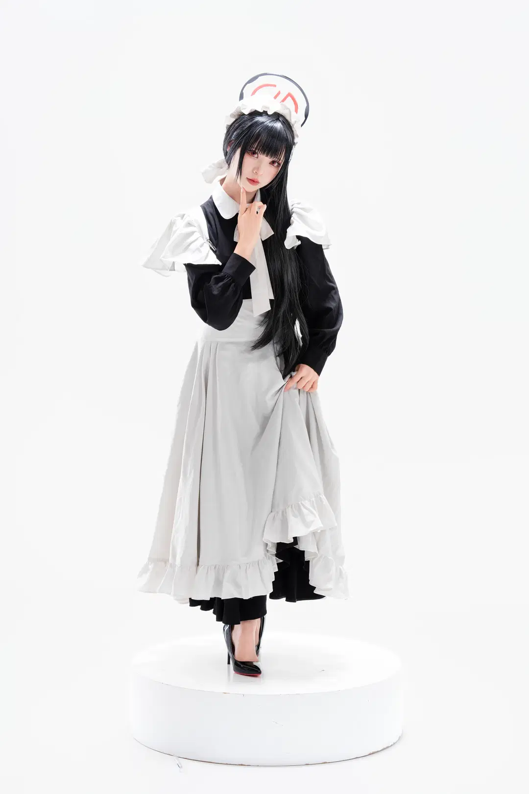 Tsukatsuki Rio cosplay: Black and White Maid outfit Styling from Blue Archive by 南朝花月 - Image 2