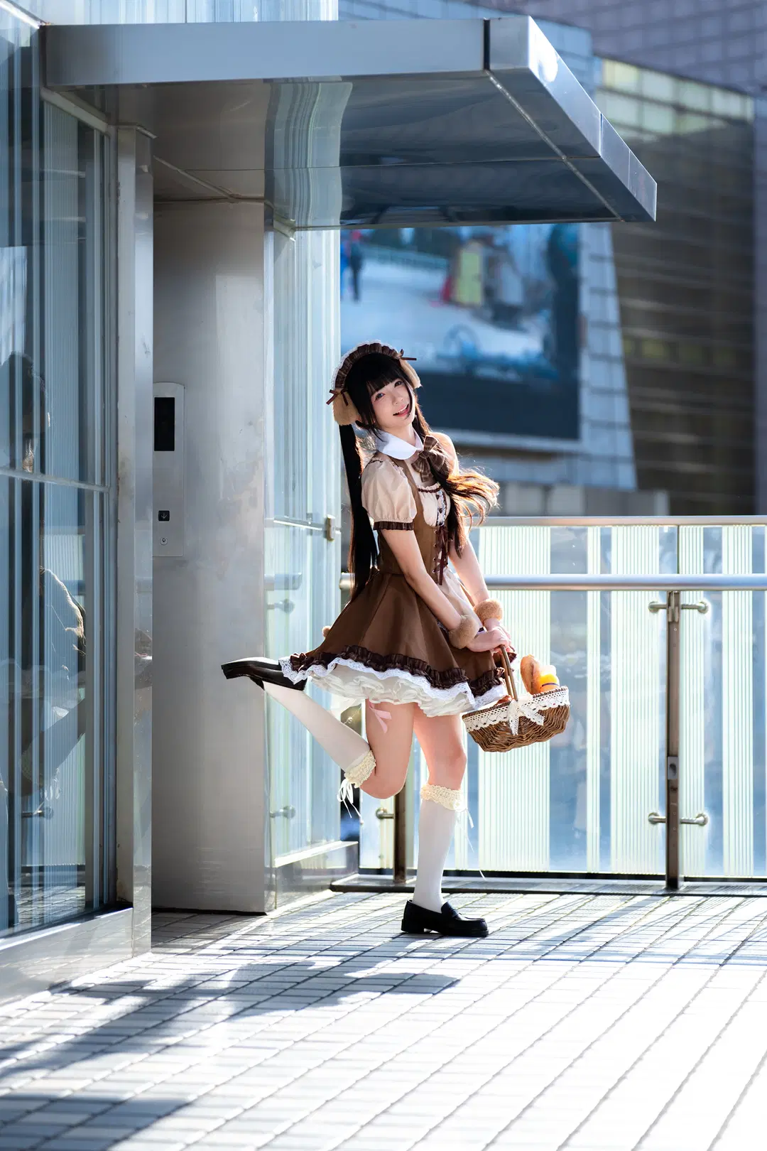 Puppy Maid Outfit on the Street: The Brown Ensemble Paired with White Stockings Is Absolutely Stunning by 南朝花月 - Image 13