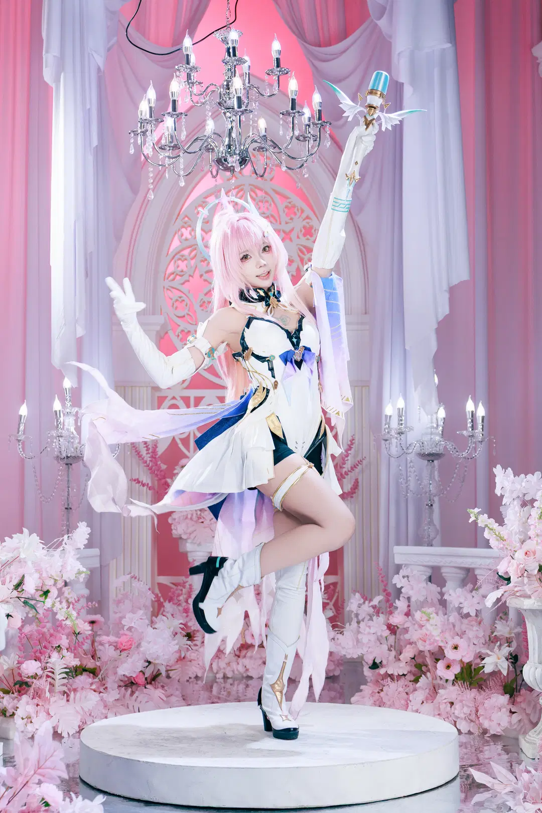 鸣潮, 爱弥斯cos, 粉发少女, 爱弥斯cosplay, 梦幻花海