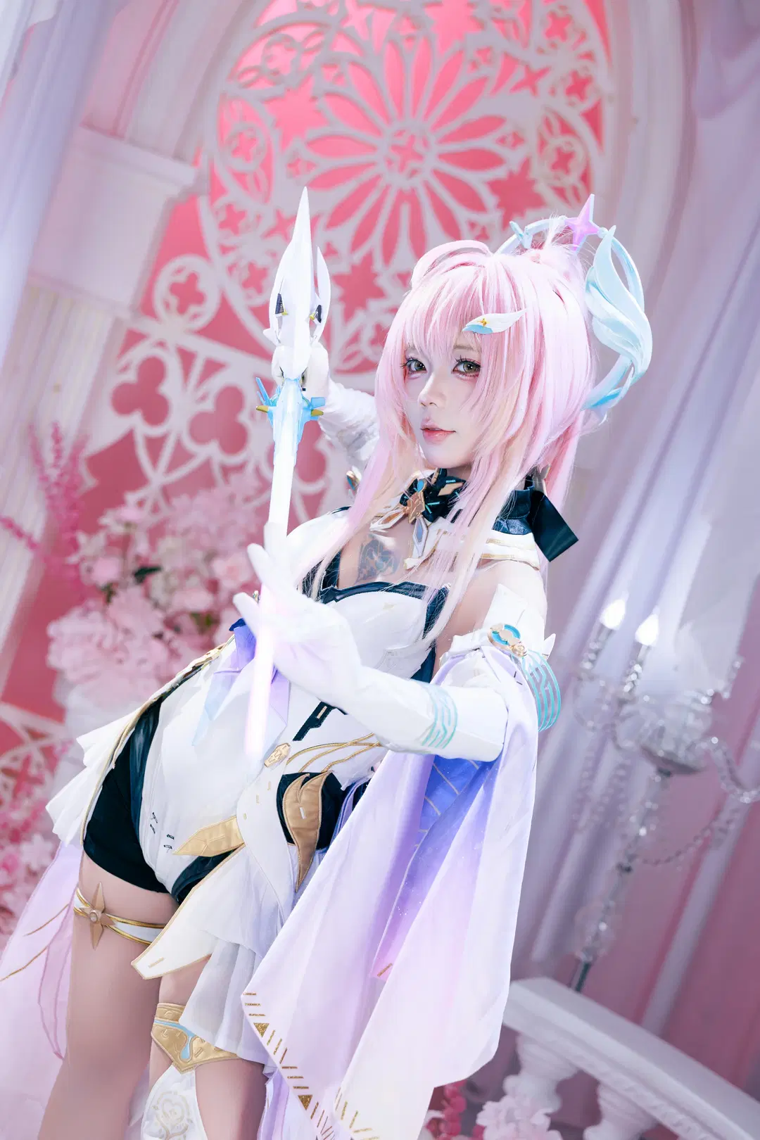 鸣潮, 爱弥斯cos, cosplay正片, 粉色头发, 丝袜