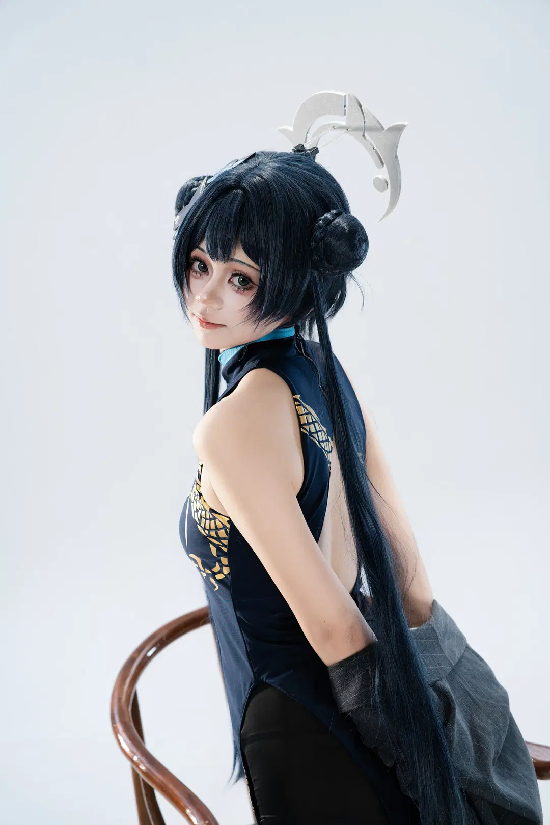 [Misaki cosplay] Blue Archive: The Chilly Intertwining of Navy Qipao and Long Rifle by Petrichor猫猫 - Image 2