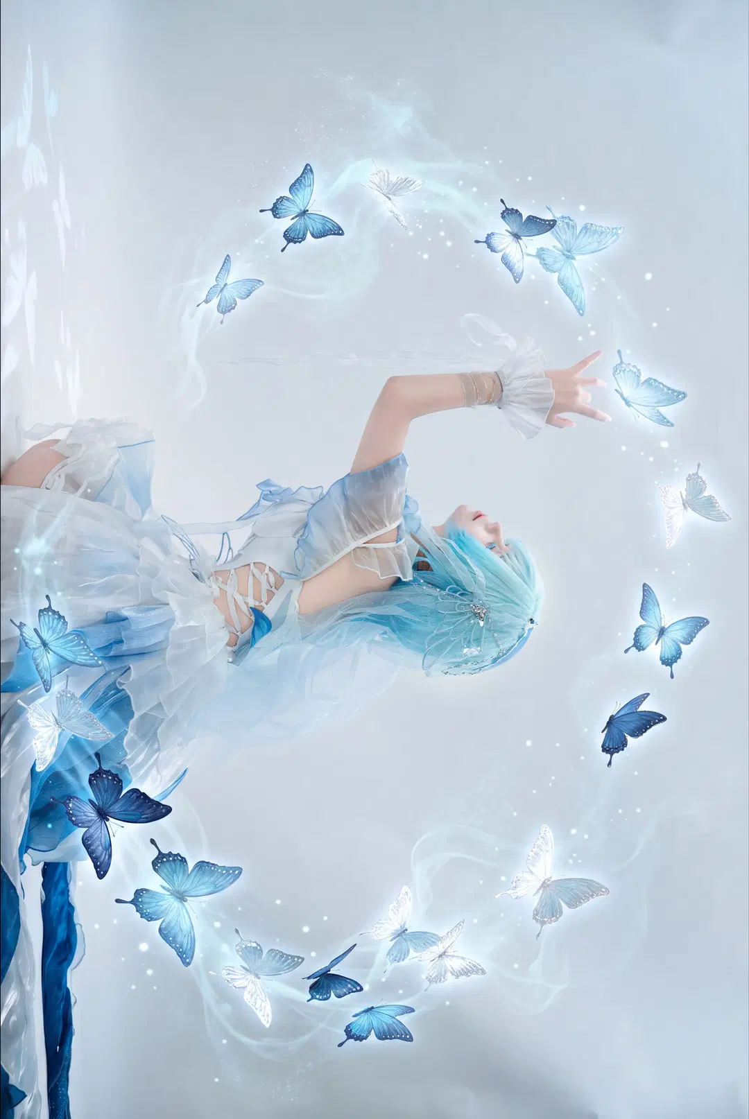 [The Shorekeeper cosplay] Wuthering Waves The Shorekeeper, Butterfly Landing on Fingertips by Petrichor猫猫 - Image 4