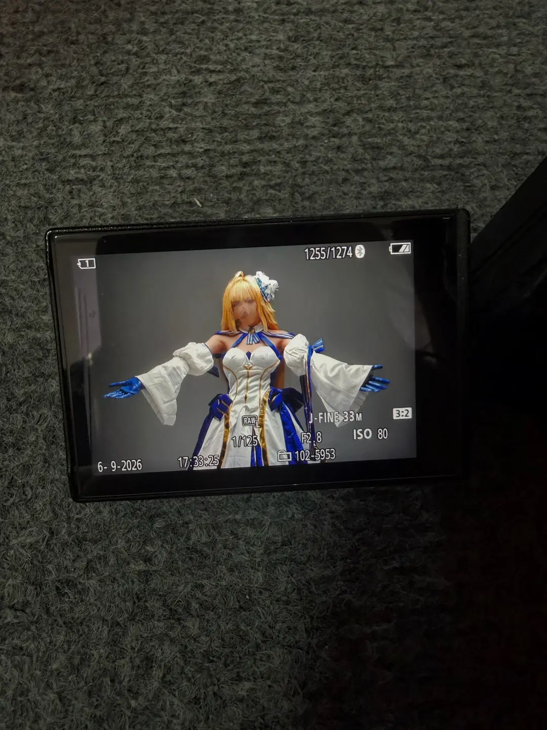 [Arcueid cosplay] Tsukihime: Blue, White, and Gold Ballgown Photoshoot Showcase by 商齐 - Image 4