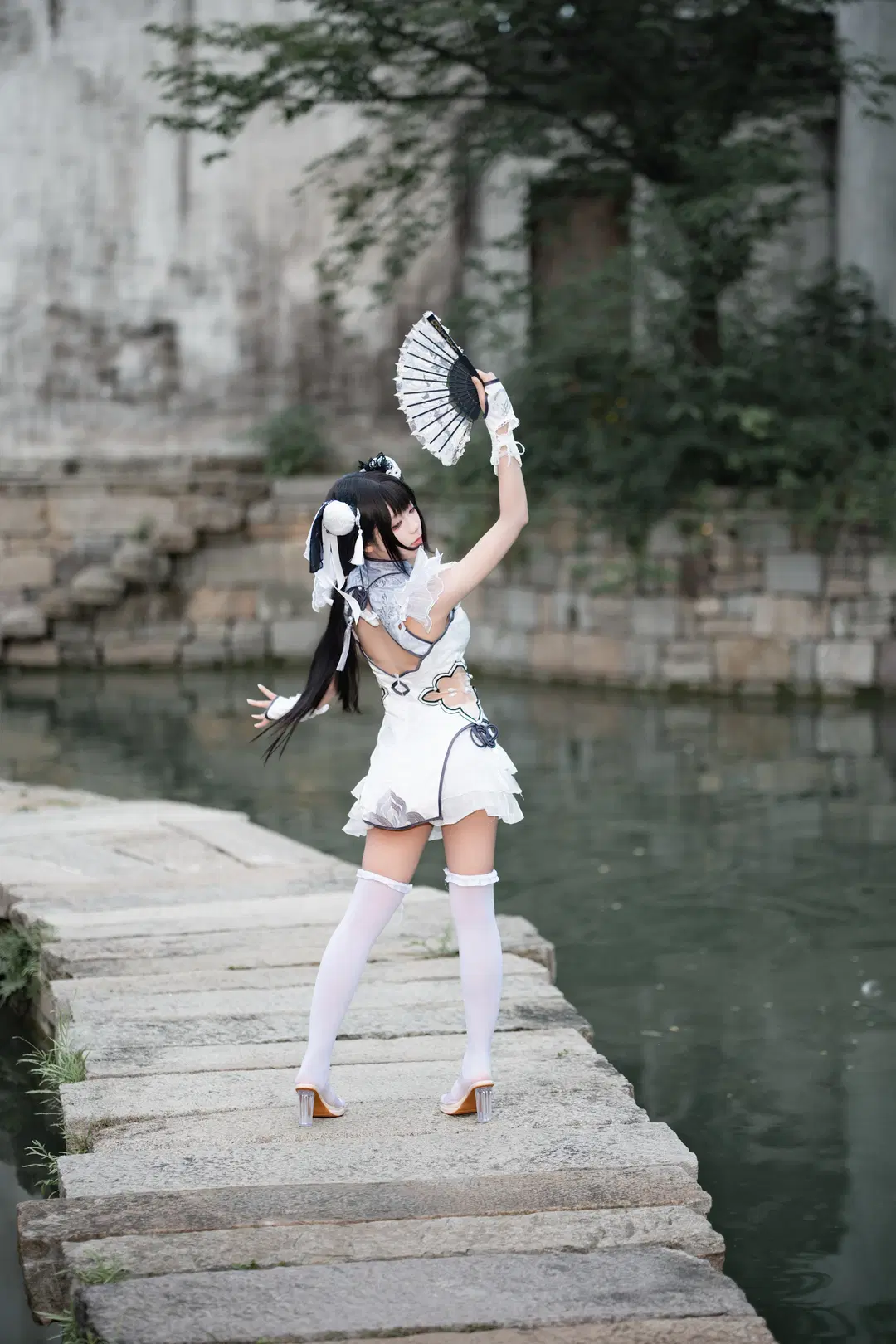 【殷紫萍cos】悬壶济世的白衣少女，在江南水乡的拍摄分享 - Xu - 第2张